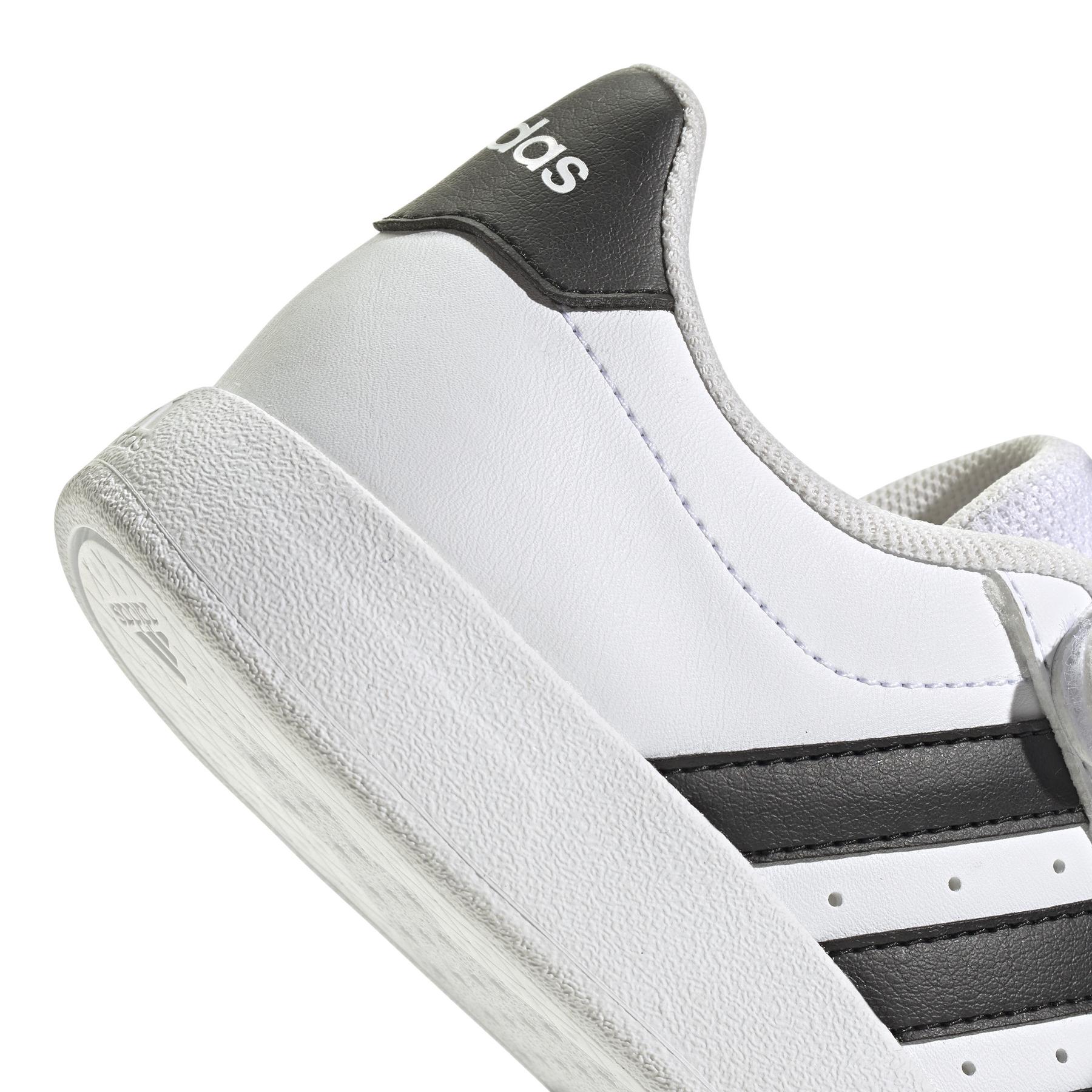 product/a/d/adidas_ie3792_9_footwear_photography_detail_view_2_white.jpg