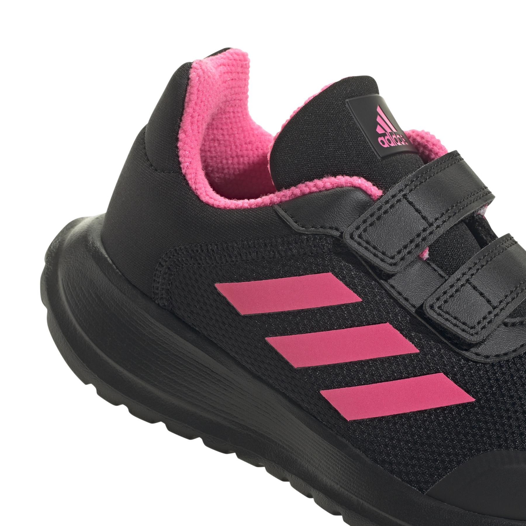 product/a/d/adidas_if0366_9_footwear_photography_detail_view_2_white_bv.jpg