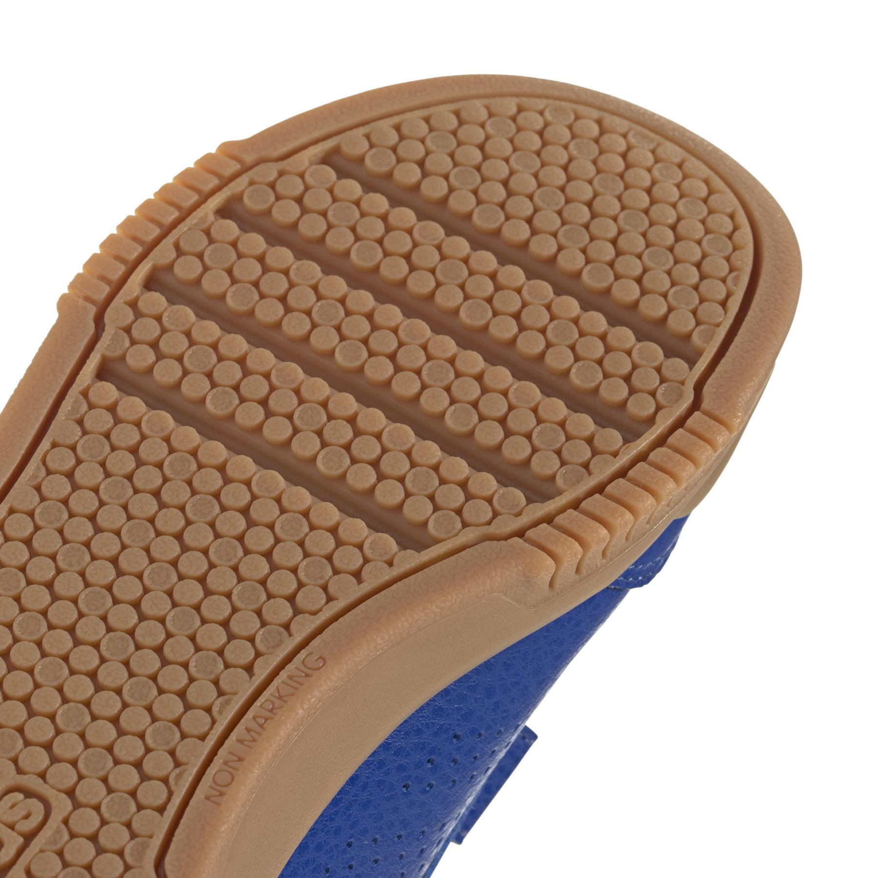 product/a/d/adidas_if1727_8_footwear_photography_detail_view_1_white-nw110824.jpg