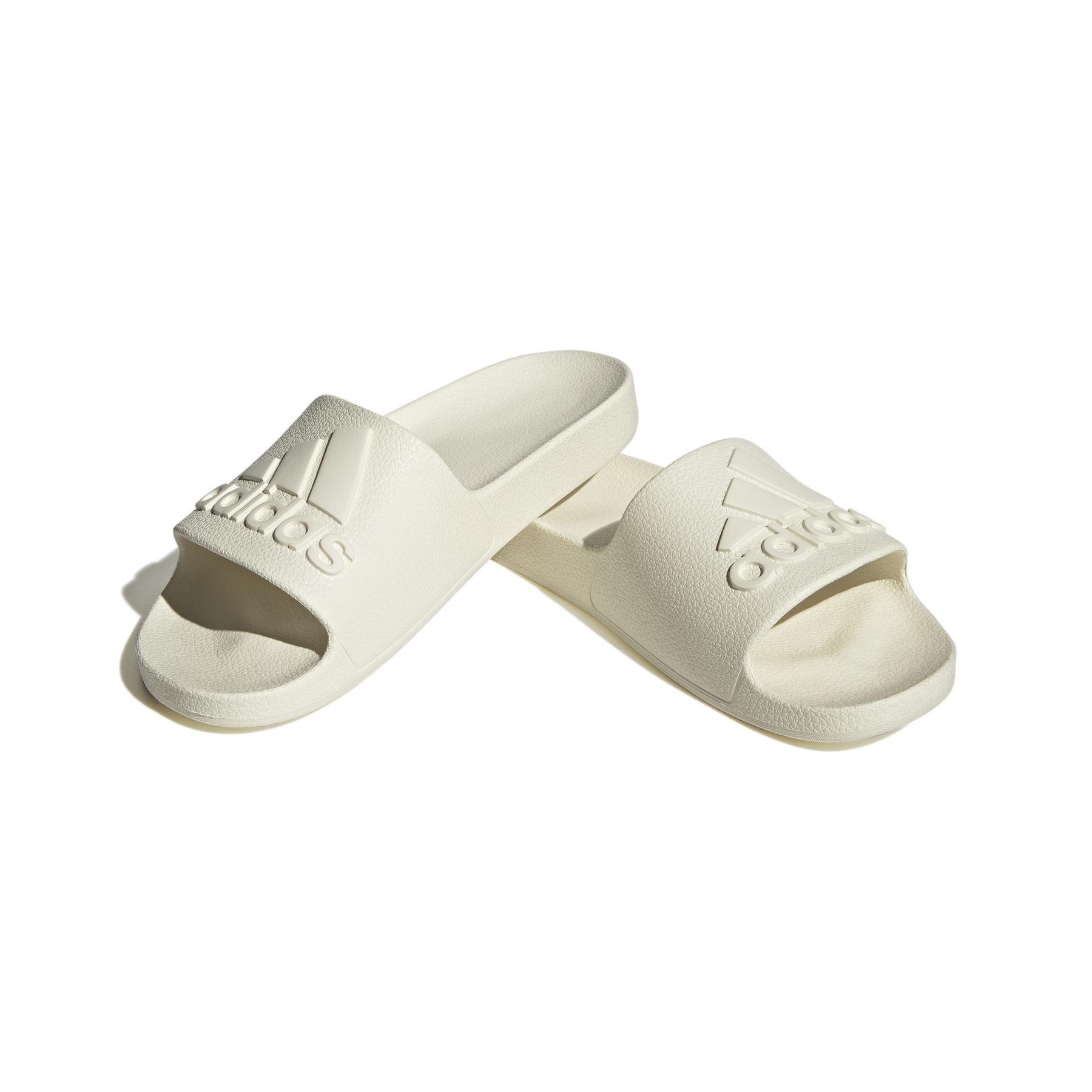 product/a/d/adidas_if7370_6_footwear_photography_front_lateral_top_view_white_bv.jpg