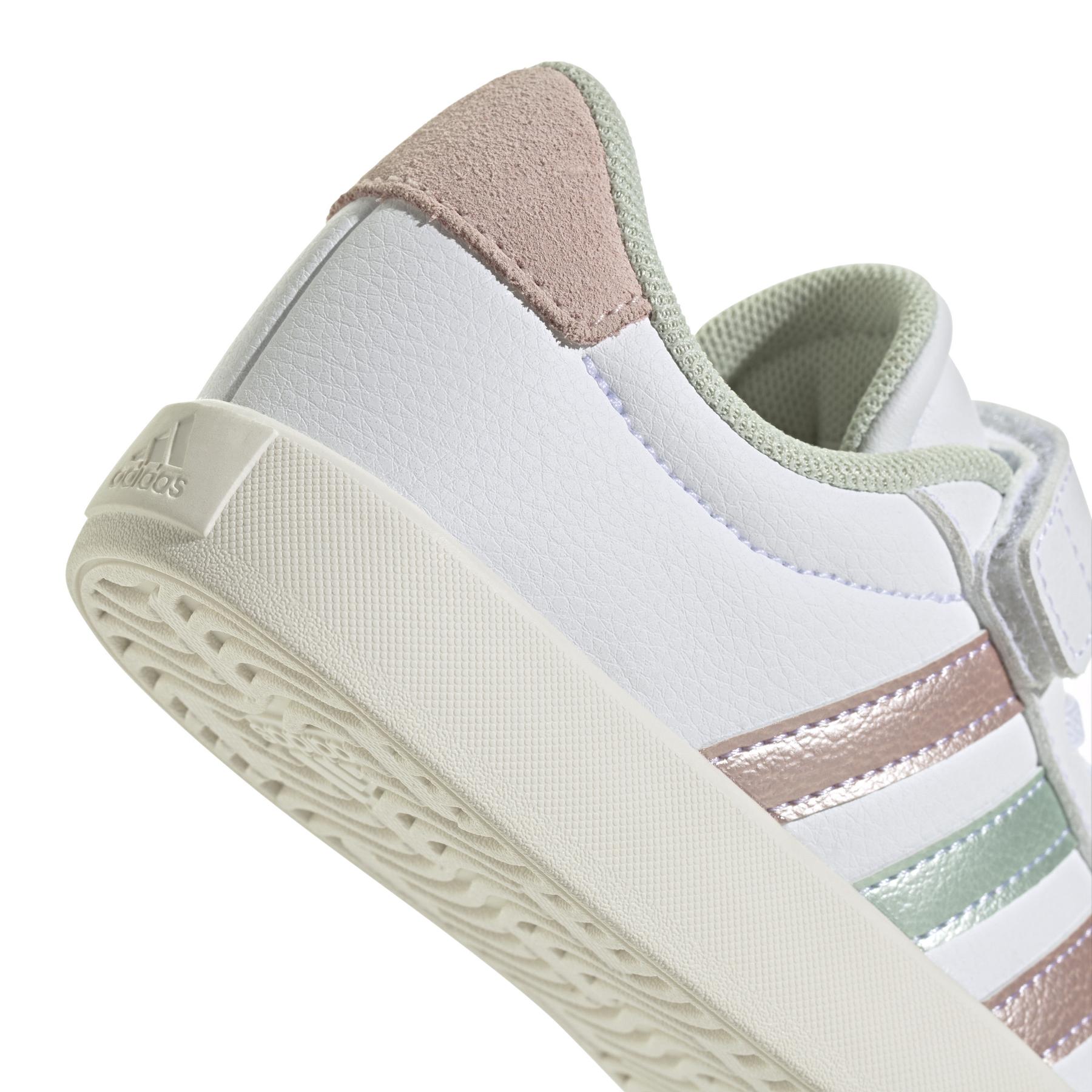 product/a/d/adidas_ih4952_8_footwear_photography_detail_view_1_white.jpg