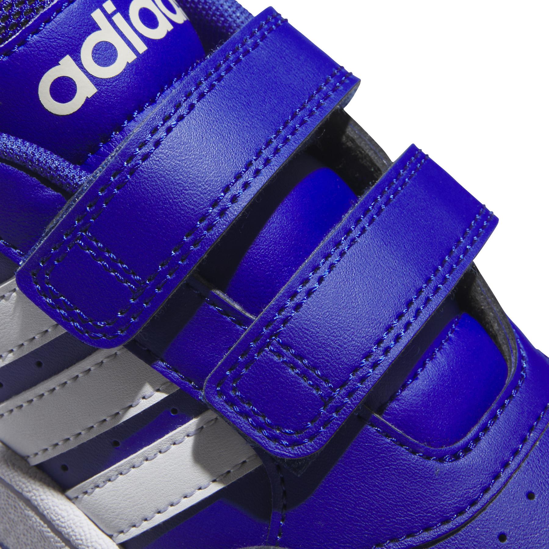 product/a/d/adidas_ih8013_8_footwear_photography_detail_view_1_white.jpg