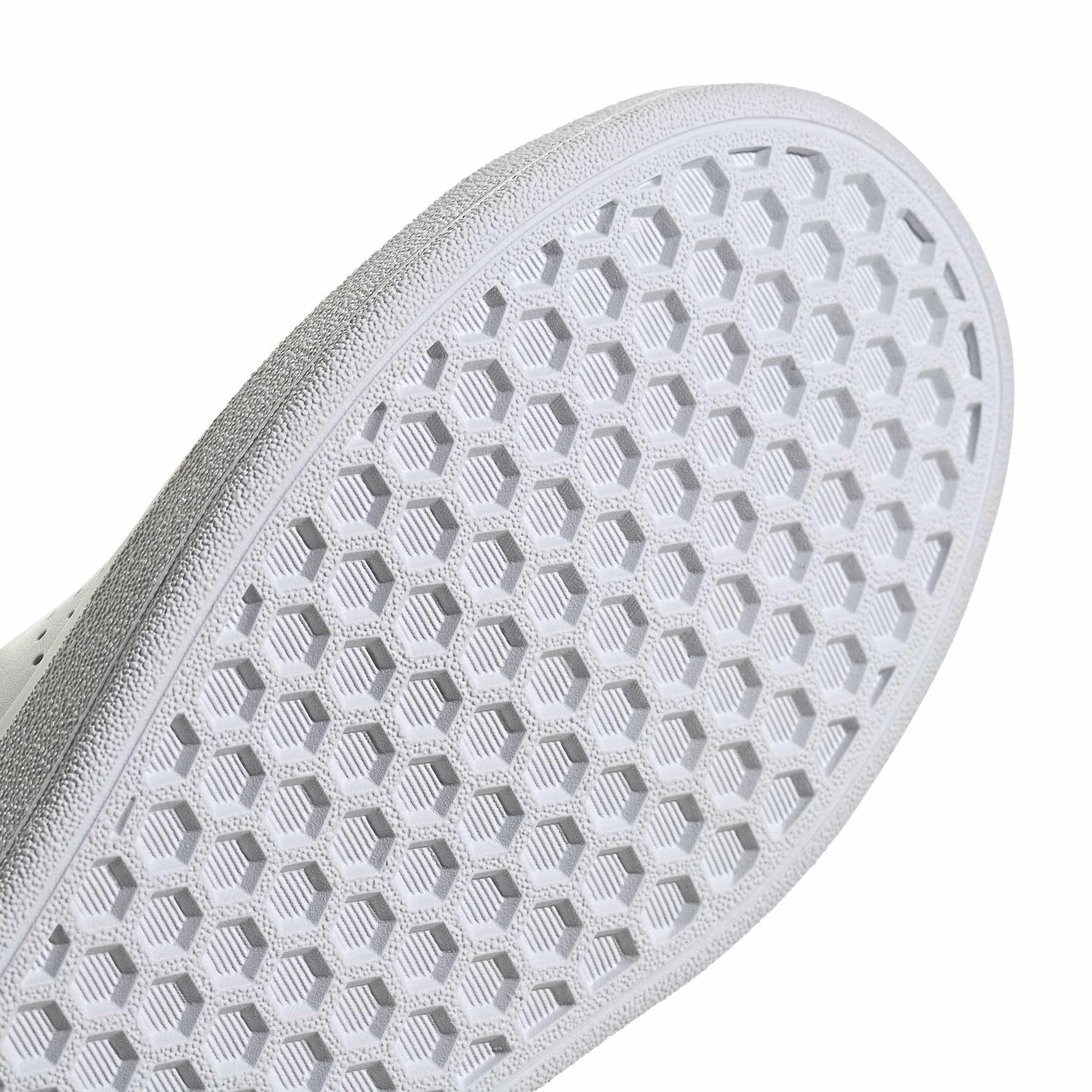 product/a/d/adidas_ih8123_8_footwear_photography_detail_view_1_white-nw091625.jpg