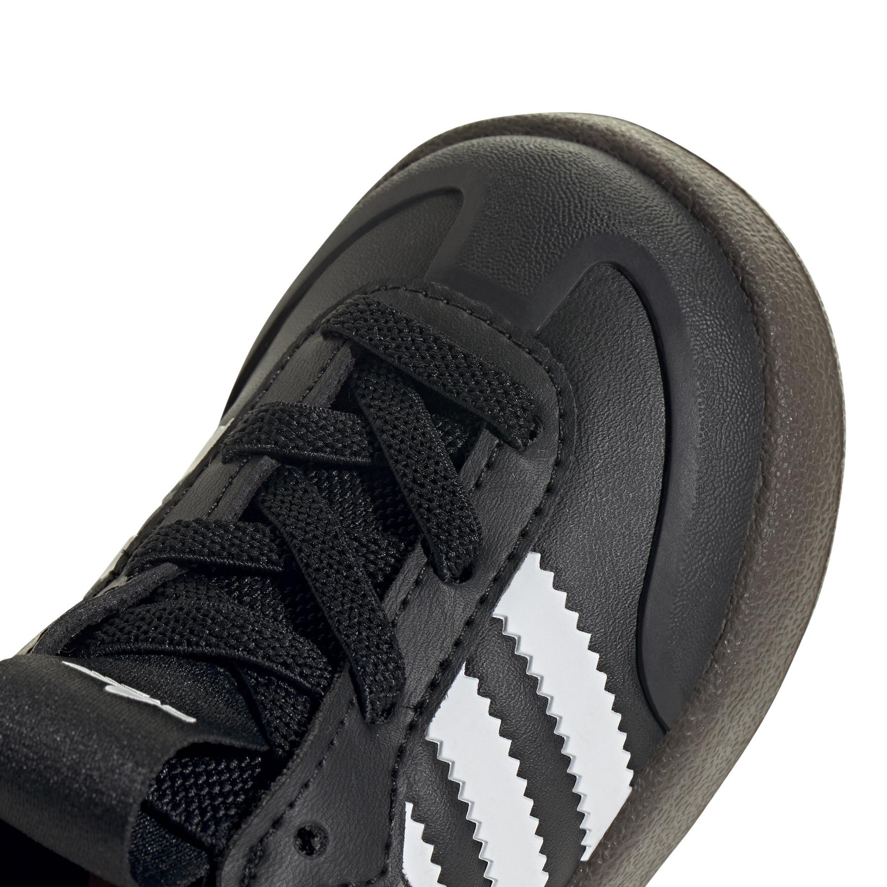 product/a/d/adidas_jh5201_9_footwear_photography_detail_view_2_white.jpg