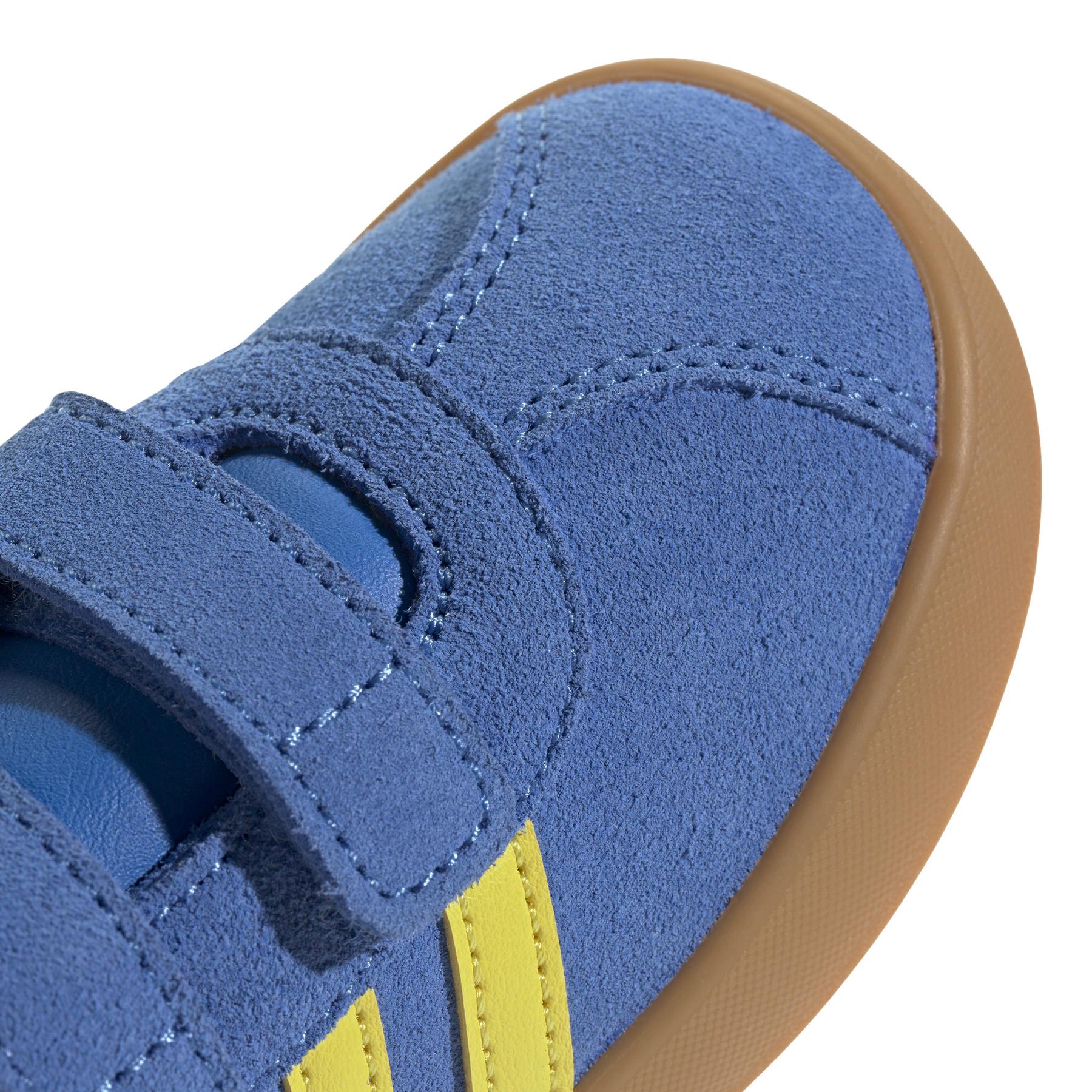 product/a/d/adidas_jh6306_9_footwear_photography_detail_view_2_white.jpg