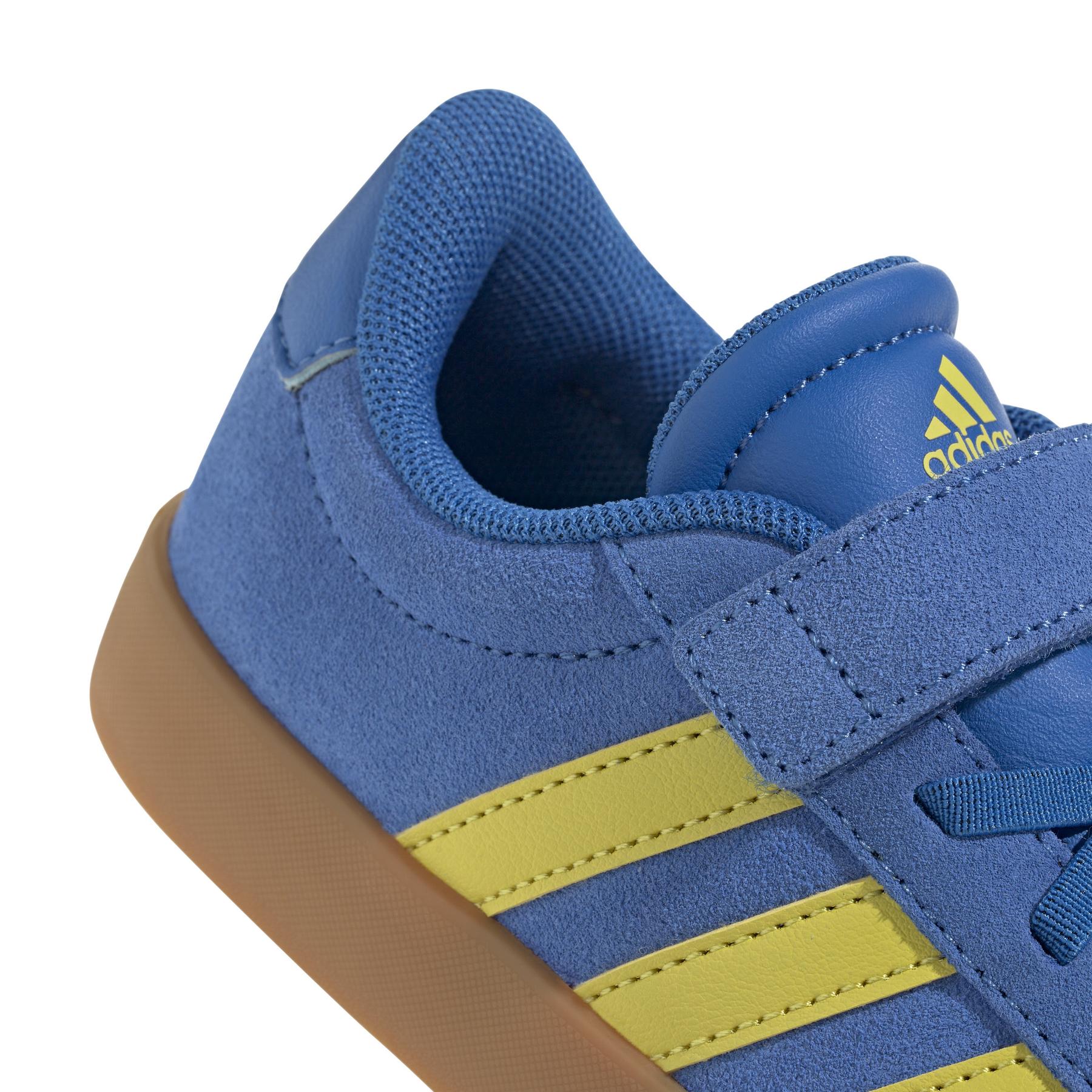 product/a/d/adidas_jh6313_9_footwear_photography_detail_view_2_white.jpg