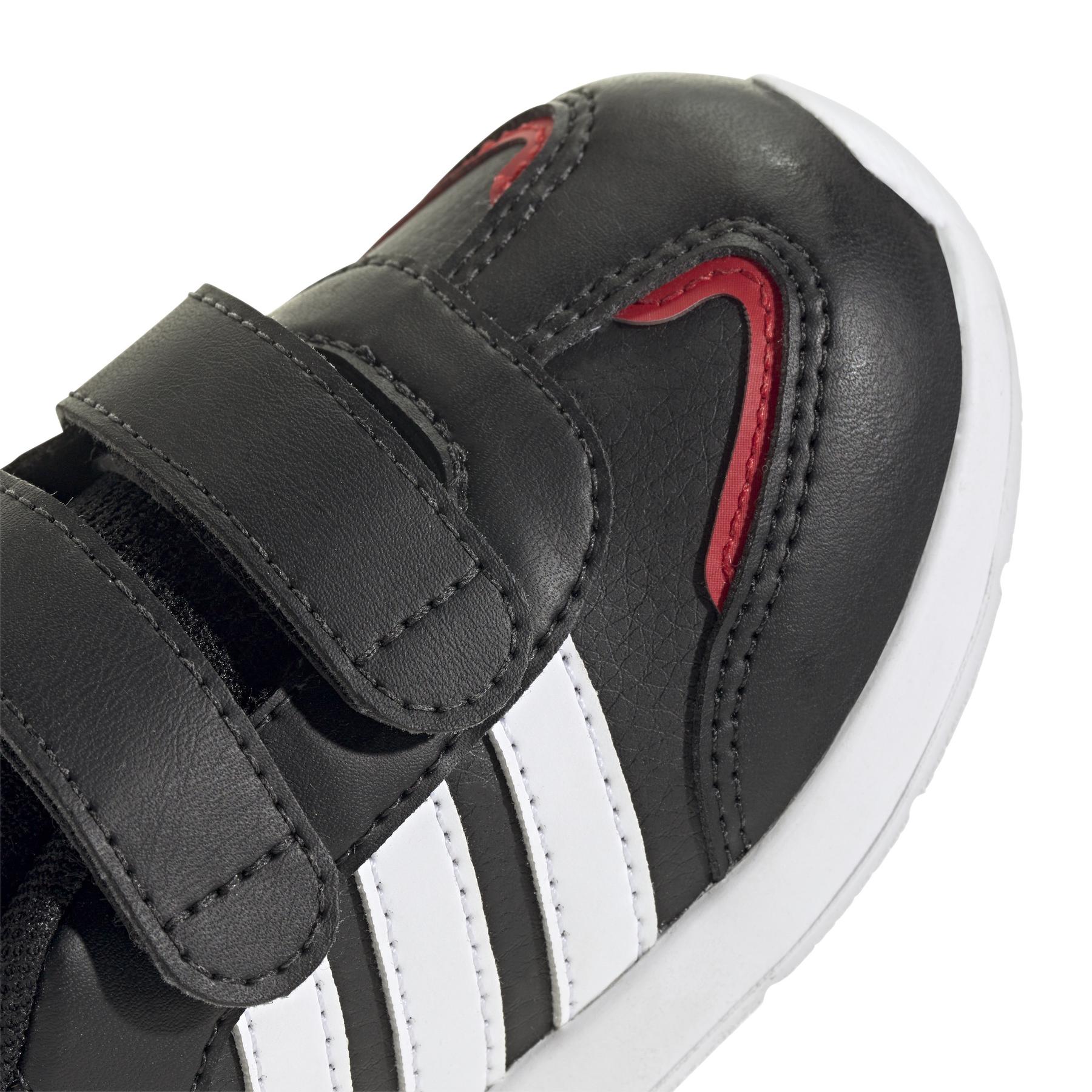 product/a/d/adidas_jh8658_8_footwear_photography_detail_view_1_white.jpg