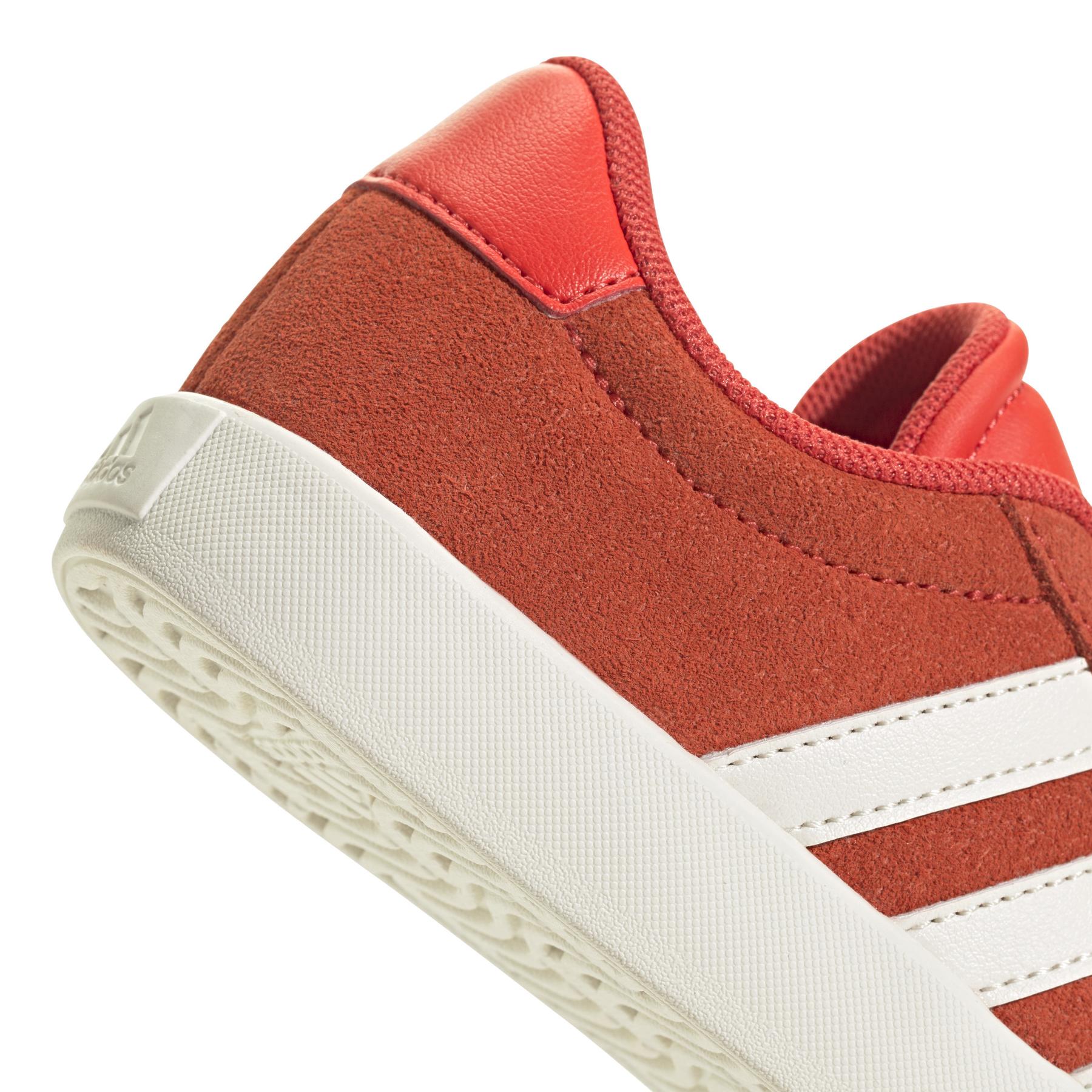 product/a/d/adidas_jh8724_8_footwear_photography_detail_view_1_white.jpg