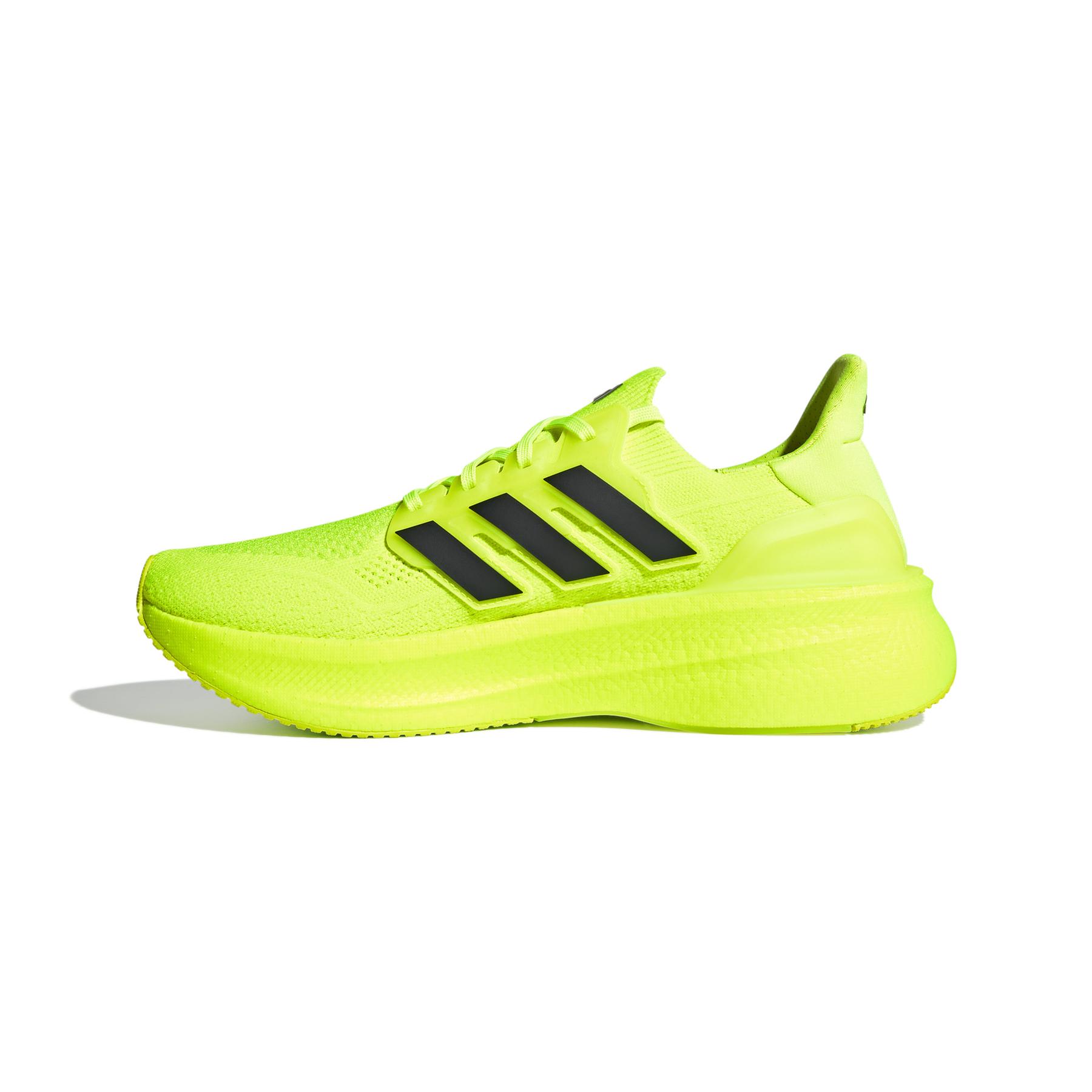 product/a/d/adidas_jh9069_5_footwear_photography_side_medial_center_view_white-nw091625.jpg