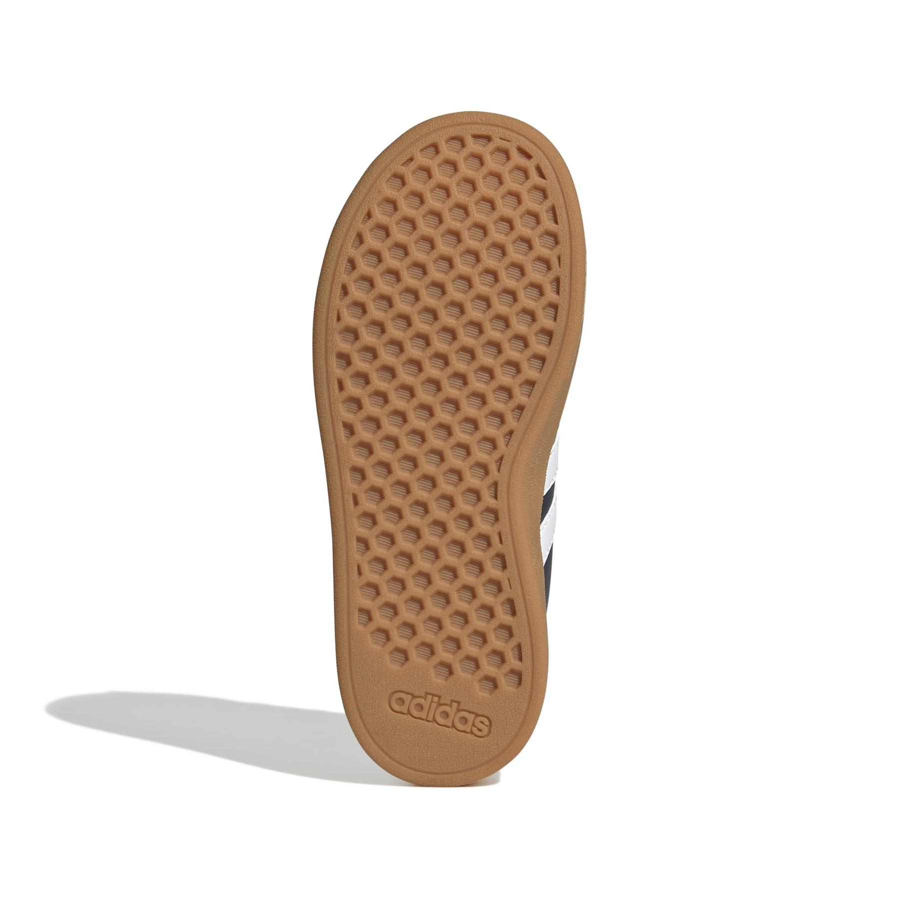 product/a/d/adidas_ji0970_4_footwear_photography_bottom_view_white-nw091625.jpg