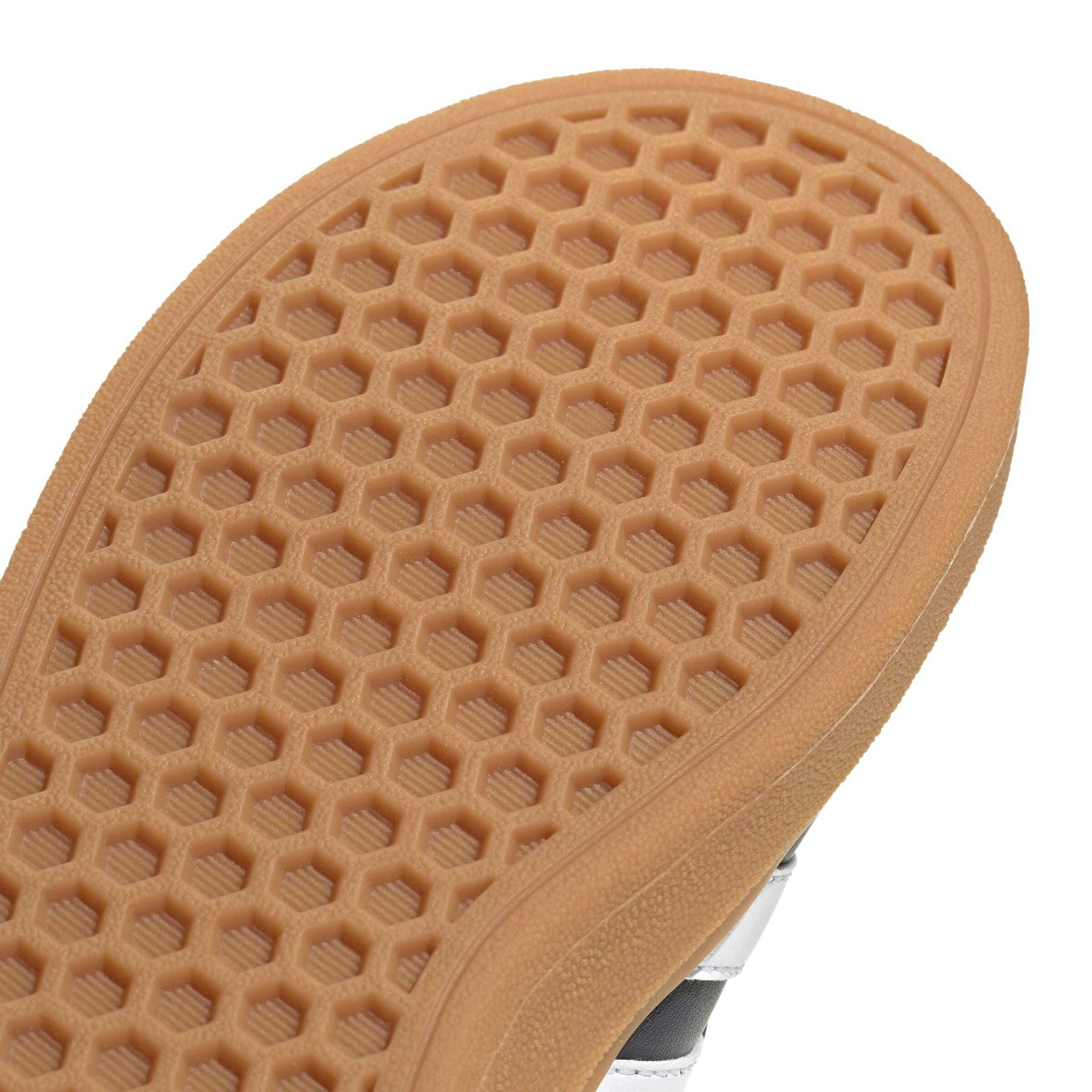 product/a/d/adidas_ji0970_8_footwear_photography_detail_view_1_white-nw091625.jpg