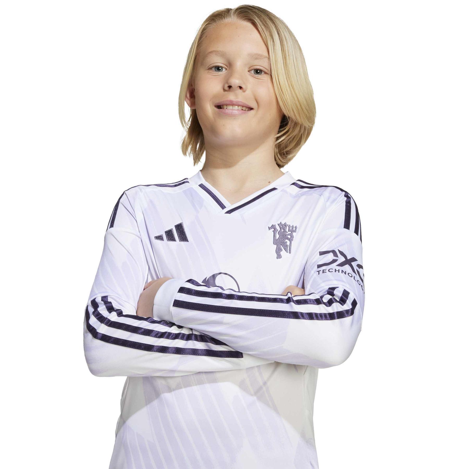 product/a/d/adidas_jp3031_6_apparel_on_model_detail_view_1_white.jpg