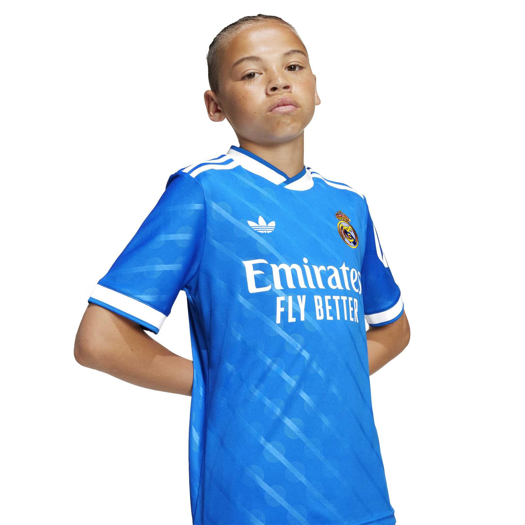 product/a/d/adidas_jp3931_10_apparel_on_model_detail_view_2_white.jpg