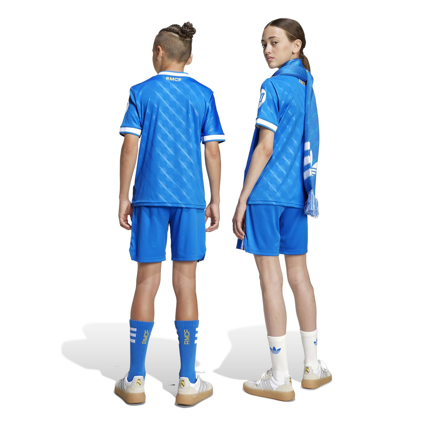 product/a/d/adidas_jp3931_11_apparel_on_model_standard_unisex_back_view_white.jpg