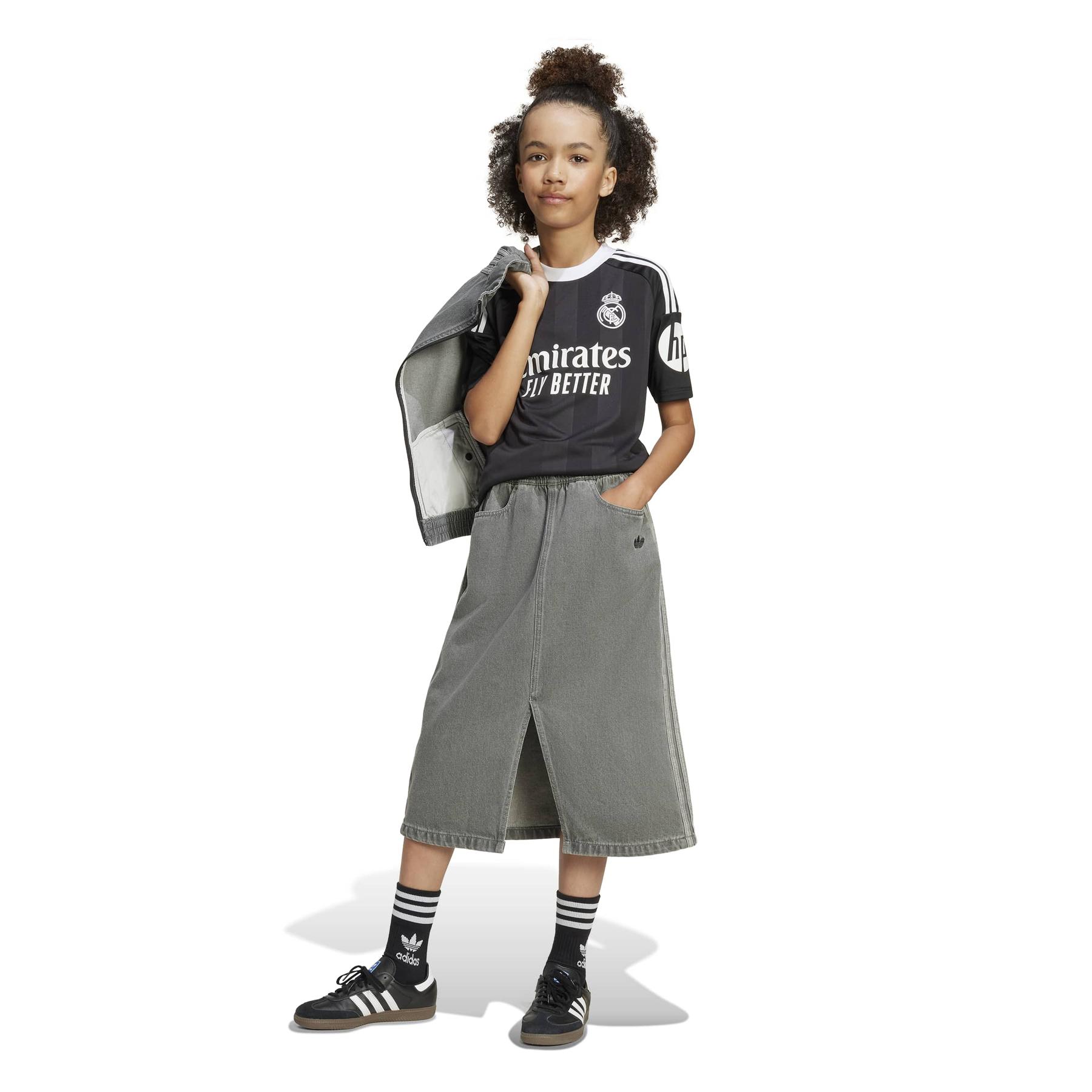 product/a/d/adidas_jp4172_5_apparel_on_model_walking_view_white.jpg