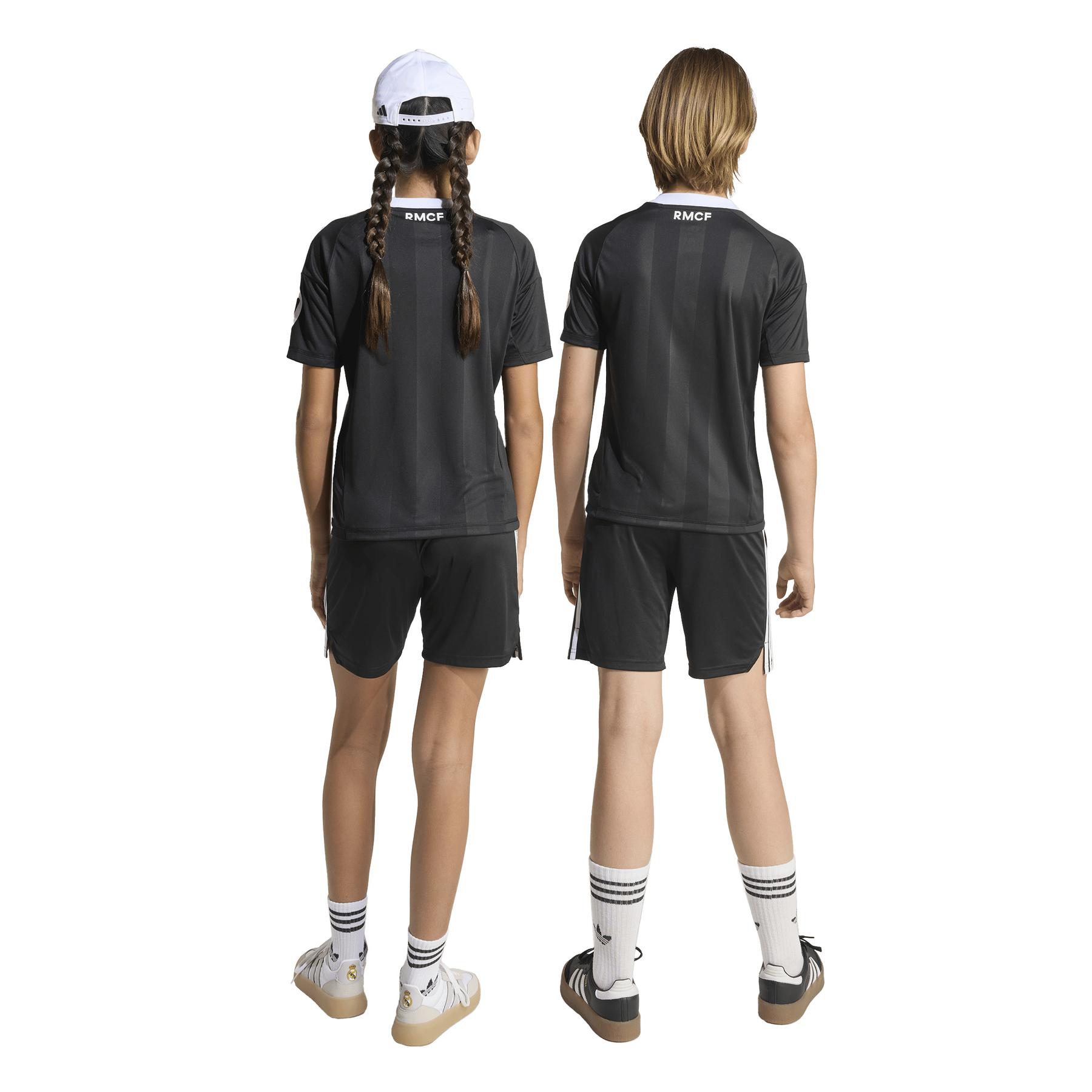 product/a/d/adidas_jp4177_black_11.jpg