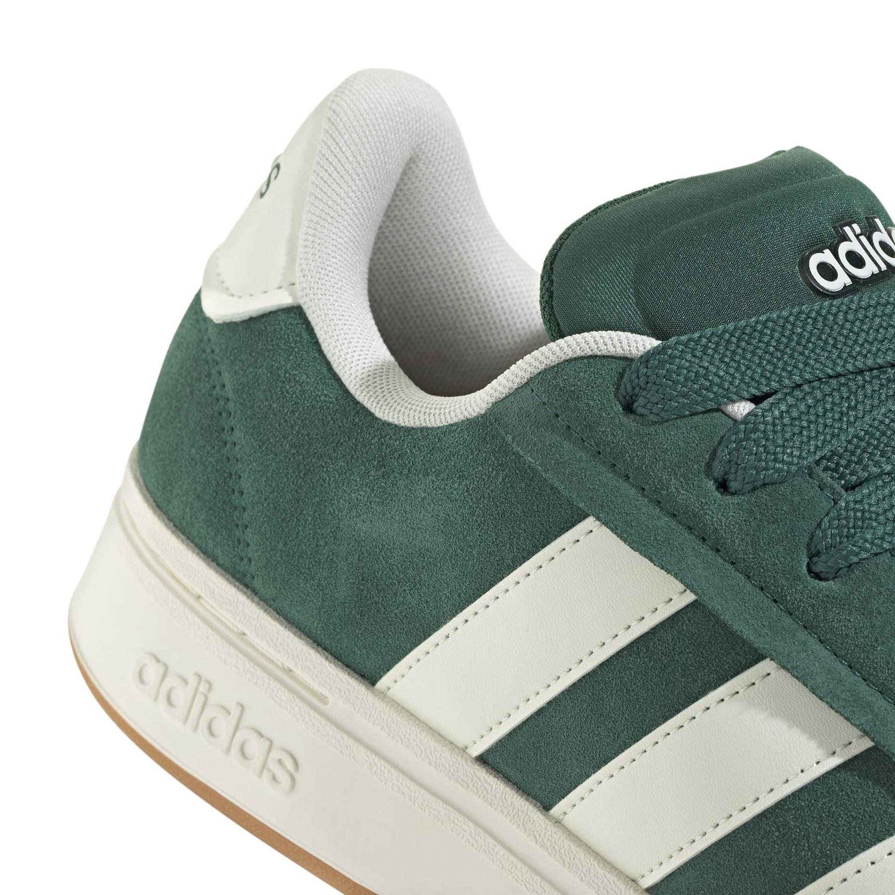 product/a/d/adidas_jp8734_9_footwear_photography_detail_view_2_white.jpg