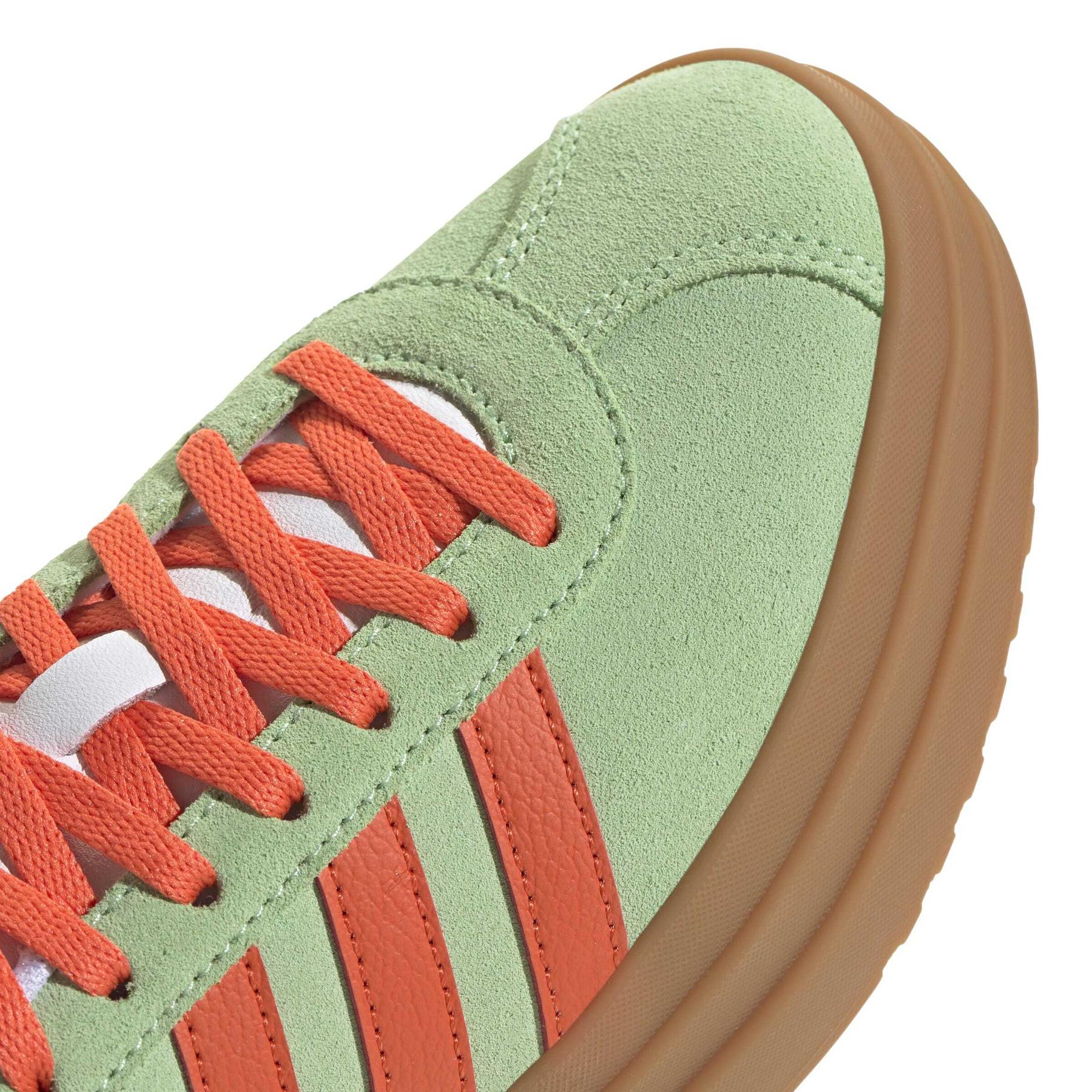 product/a/d/adidas_jq4557_8_footwear_photography_detail_view_1_white-nw091625.jpg