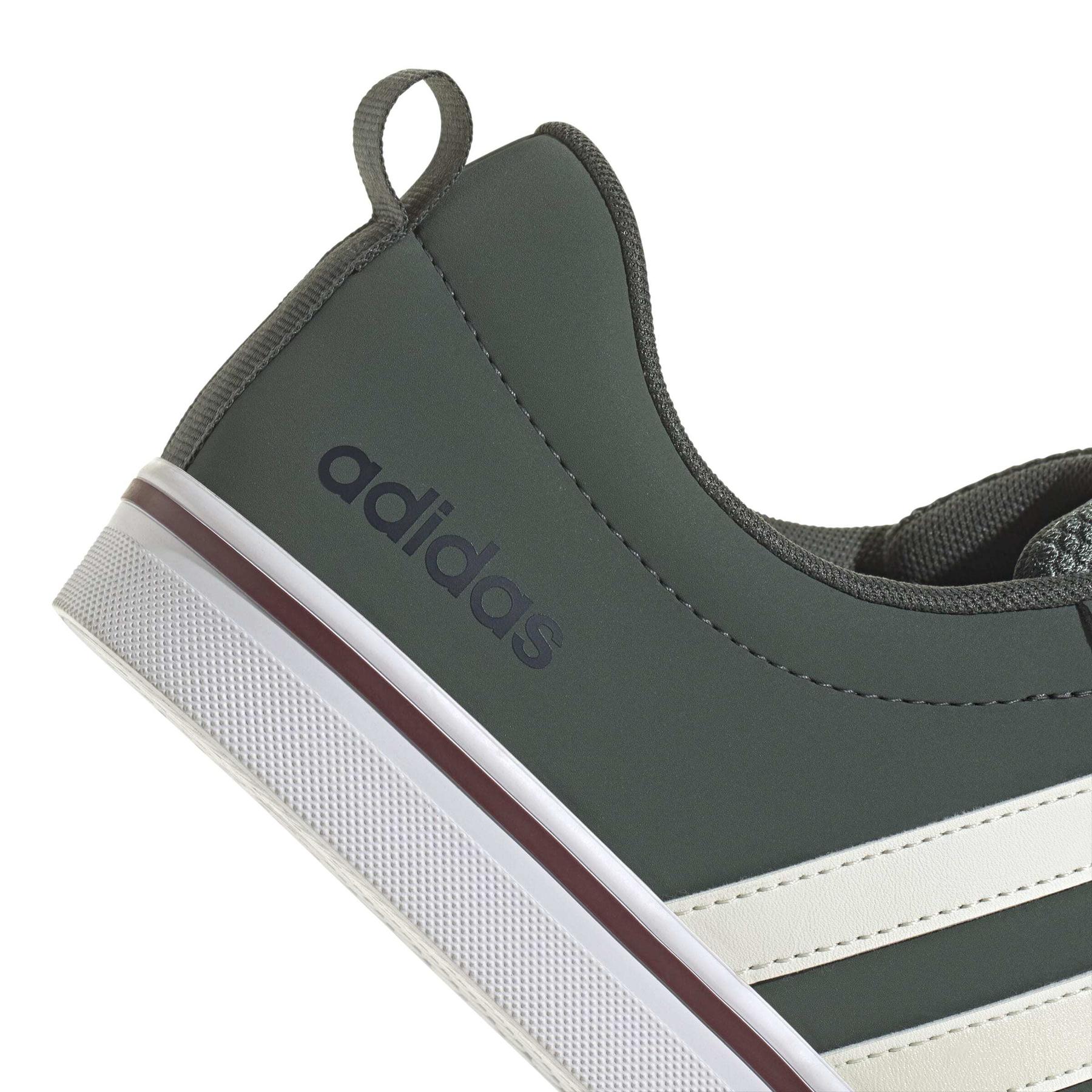 product/a/d/adidas_jq5533_8_footwear_photography_detail_view_1_white-nw091625.jpg