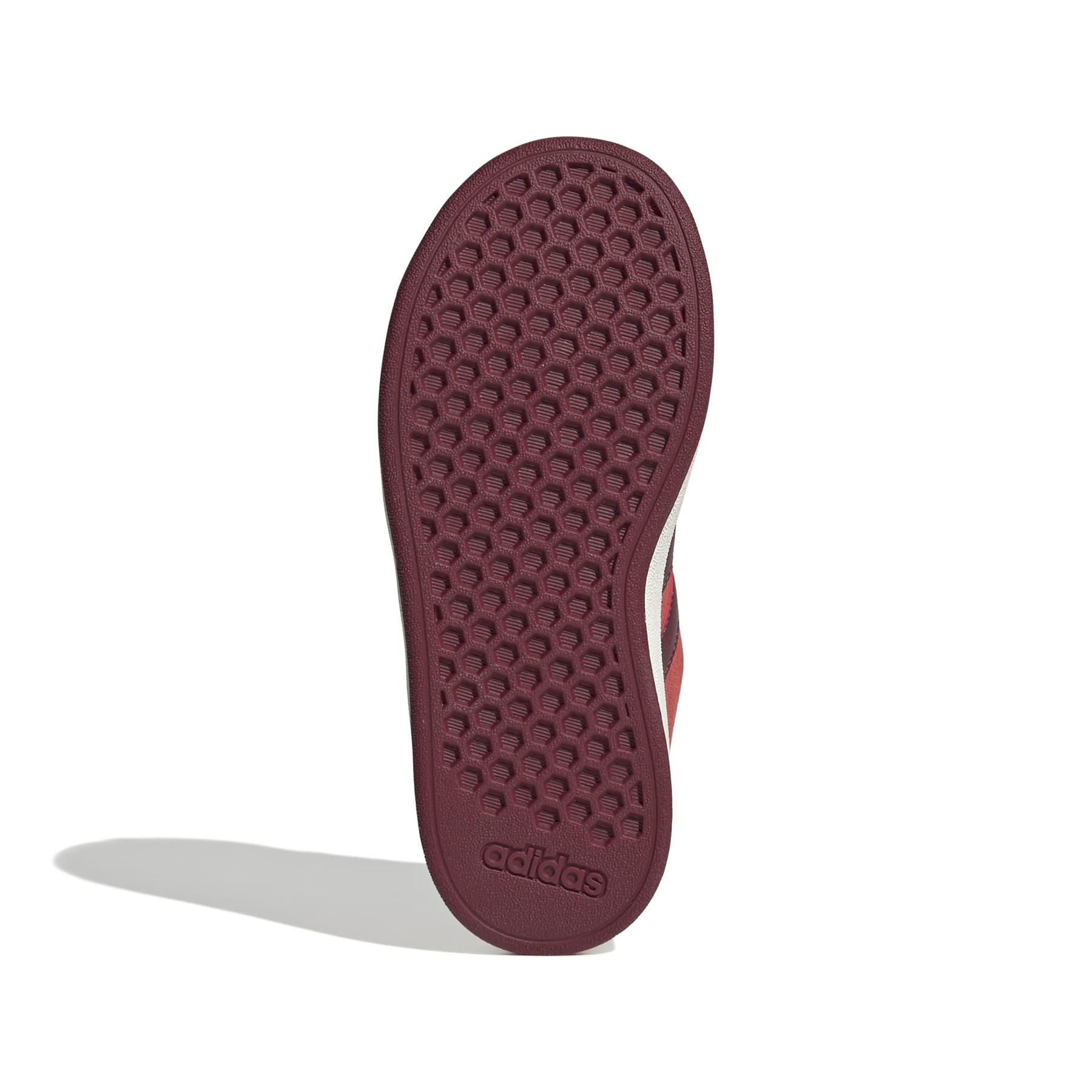 product/a/d/adidas_jq5654_4_footwear_photography_bottom_view_white-nw091625.jpg