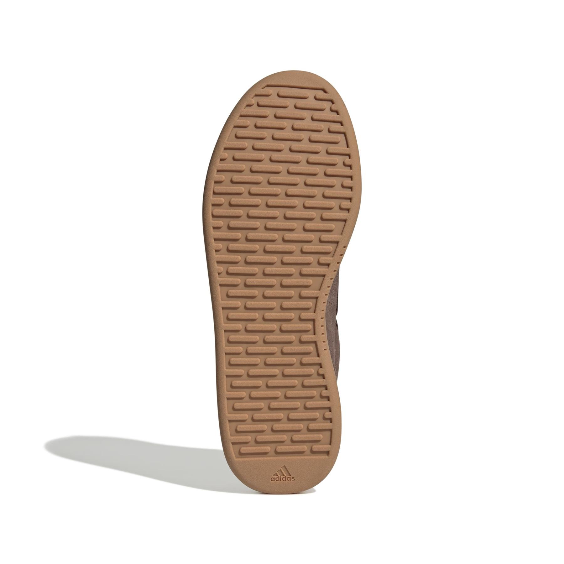product/a/d/adidas_jq6023_4_footwear_photography_bottom_view_white-nw091625.jpg