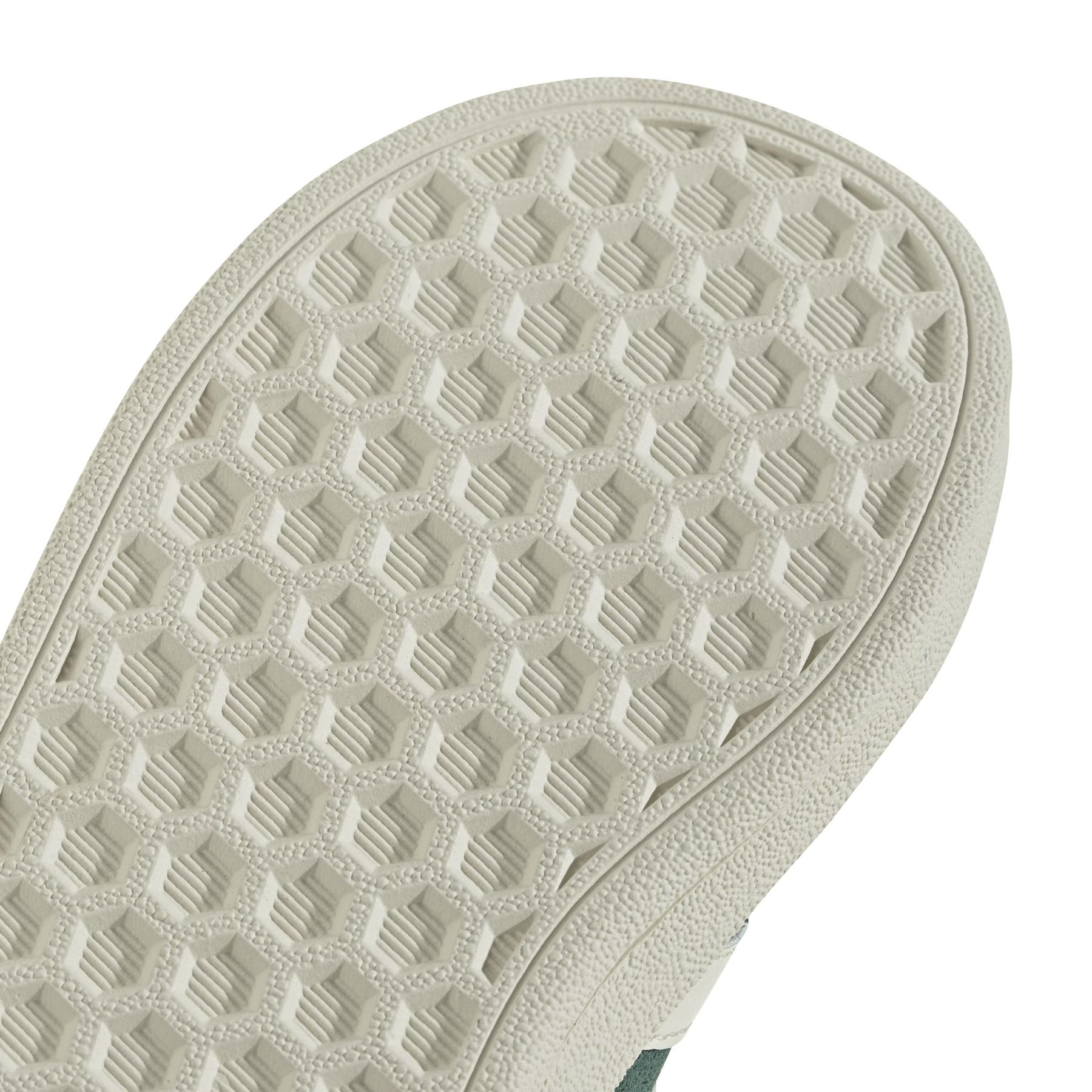 product/a/d/adidas_jr0776_8_footwear_photography_detail_view_1_white-nw091625.jpg