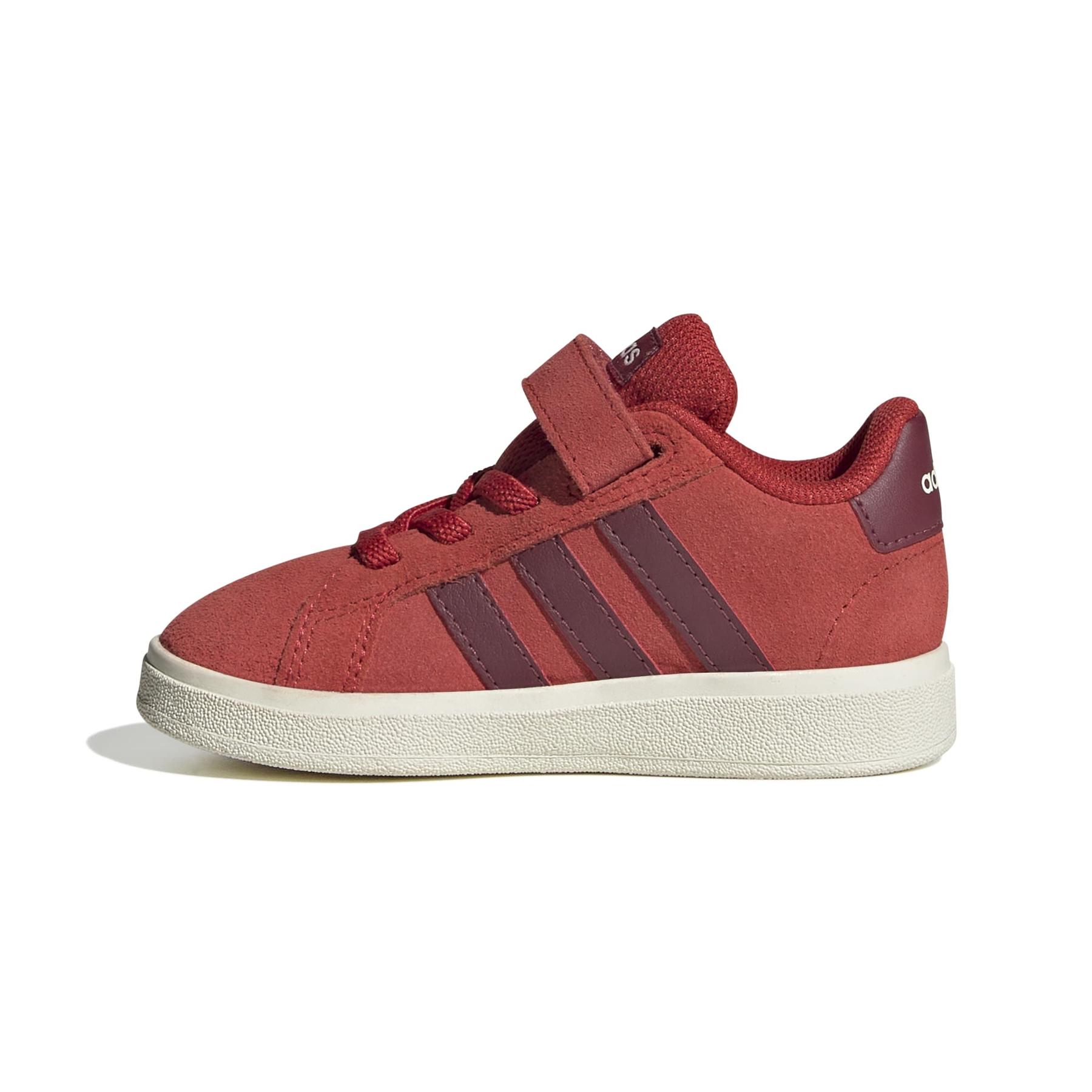 product/a/d/adidas_jr0777_5_footwear_photography_side_medial_center_view_white-nw091625.jpg