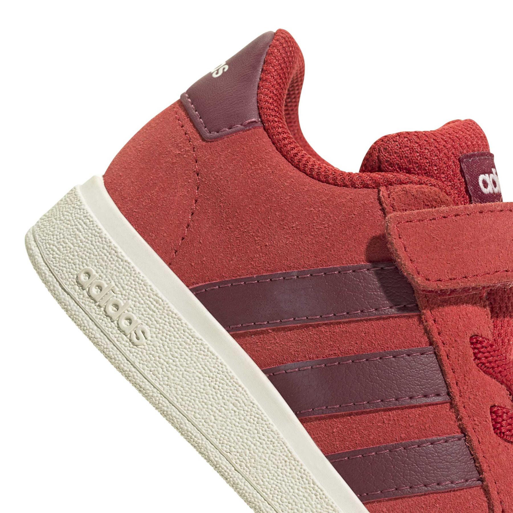 product/a/d/adidas_jr0777_9_footwear_photography_detail_view_2_white-nw091625.jpg