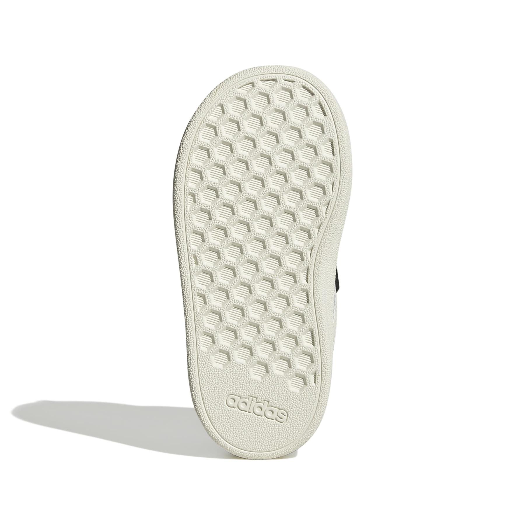 product/a/d/adidas_jr0779_4_footwear_photography_bottom_view_white-nw091625.jpg