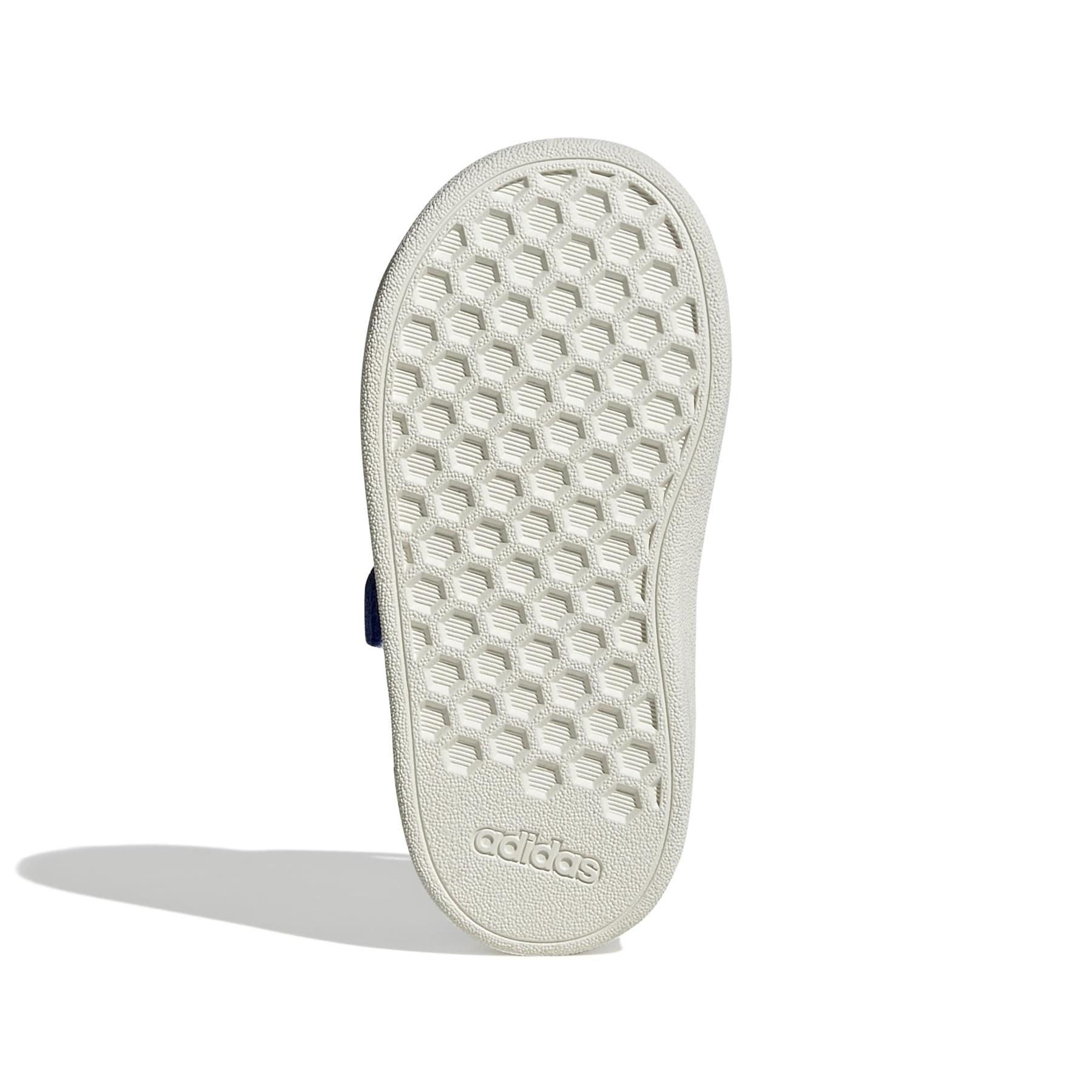 product/a/d/adidas_jr0780_4_footwear_photography_bottom_view_white-nw091625.jpg