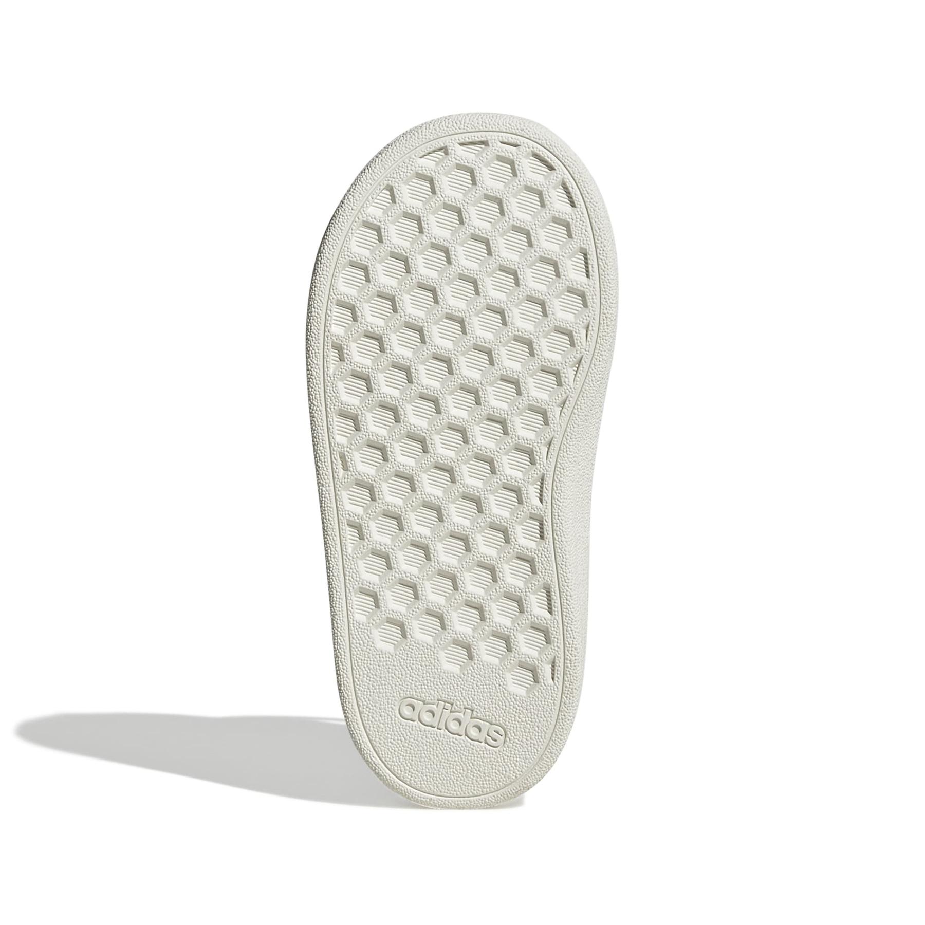 product/a/d/adidas_jr0782_4_footwear_photography_bottom_view_white-nw091625.jpg