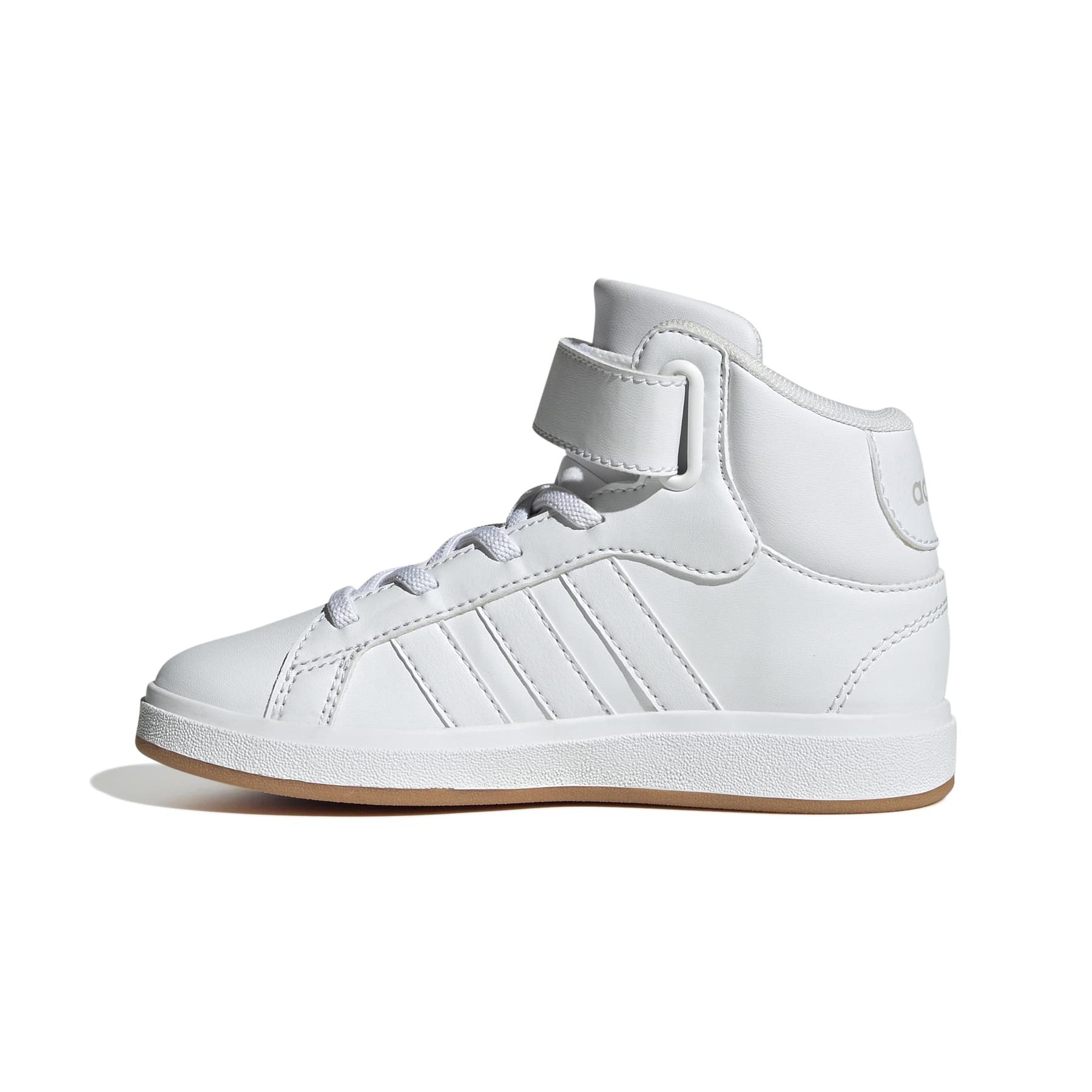 product/a/d/adidas_jr0803_5_footwear_photography_side_medial_center_view_white-nw091625.jpg