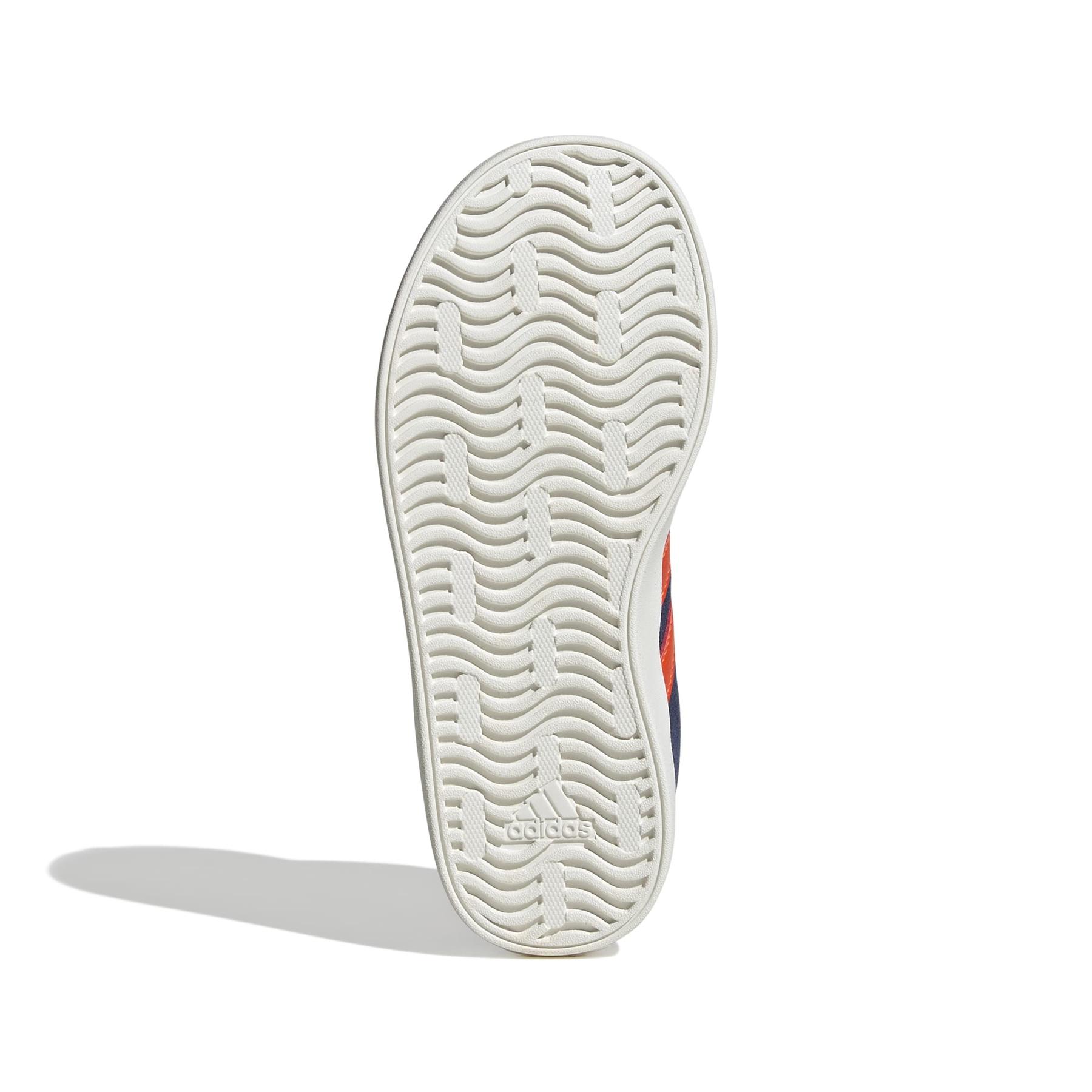 product/a/d/adidas_jr2215_4_footwear_photography_bottom_view_white-nw091625.jpg