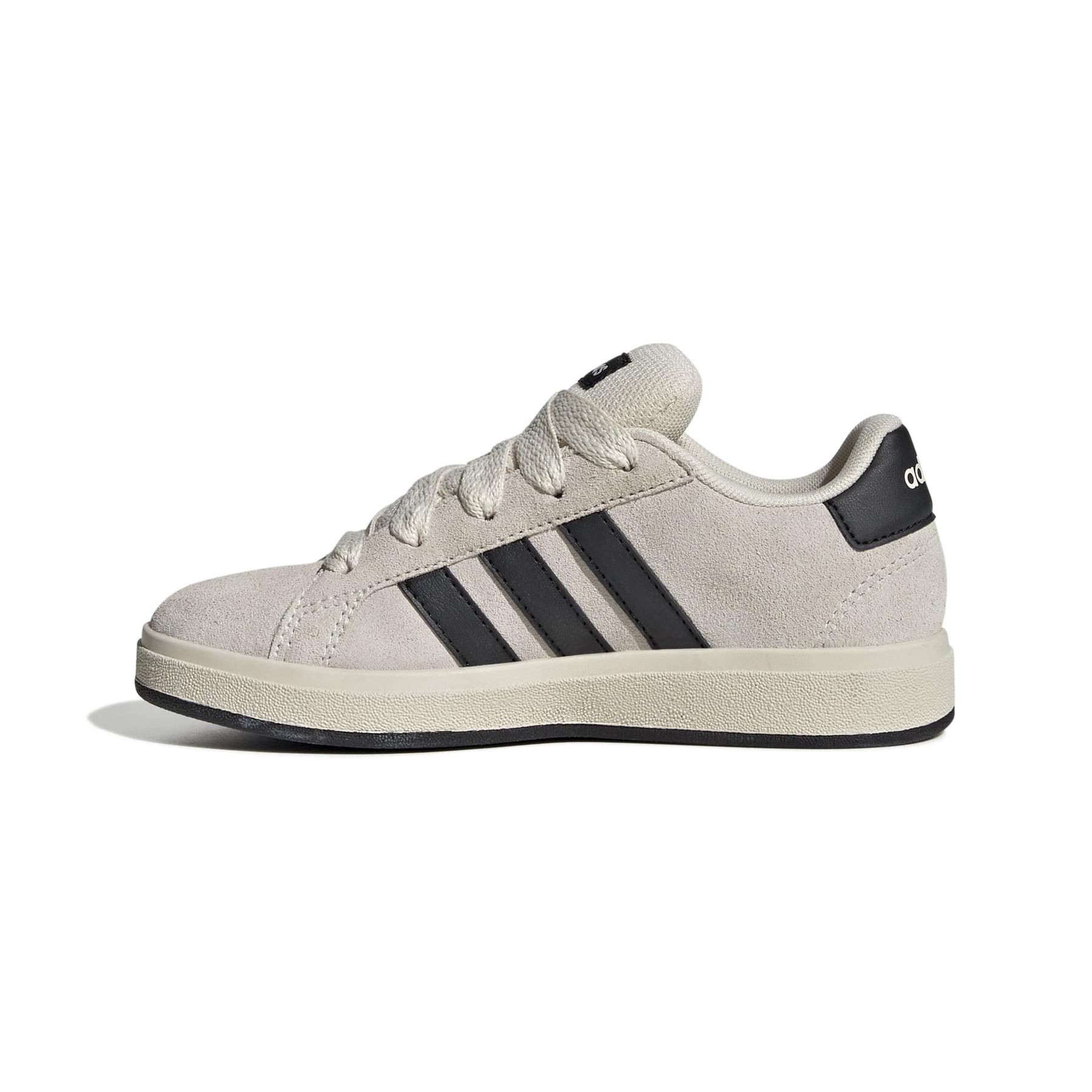 product/a/d/adidas_jr5569_5_footwear_photography_side_medial_center_view_white-nw091725.jpg