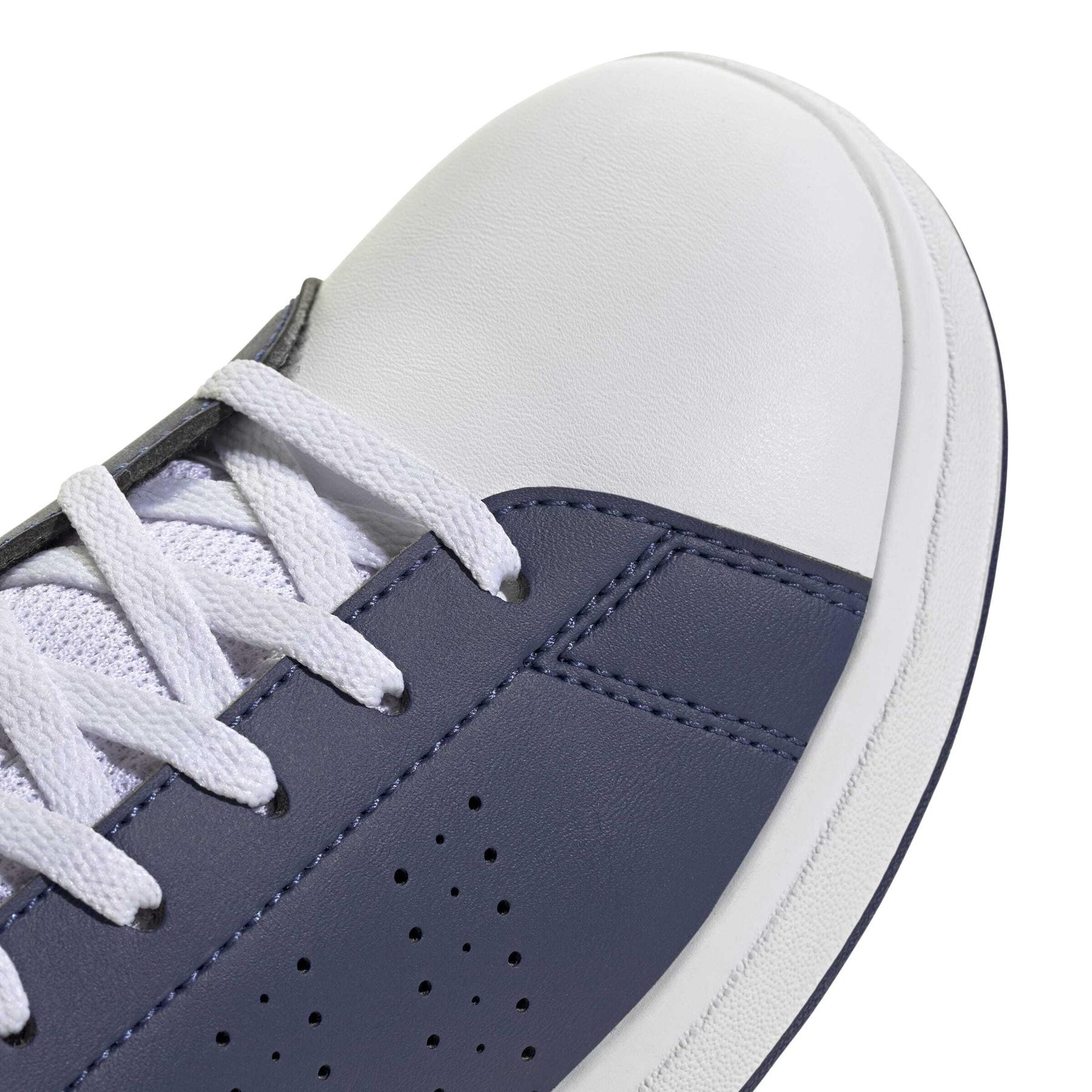 product/a/d/adidas_jr5978_9_footwear_photography_detail_view_2_white-nw091725.jpg