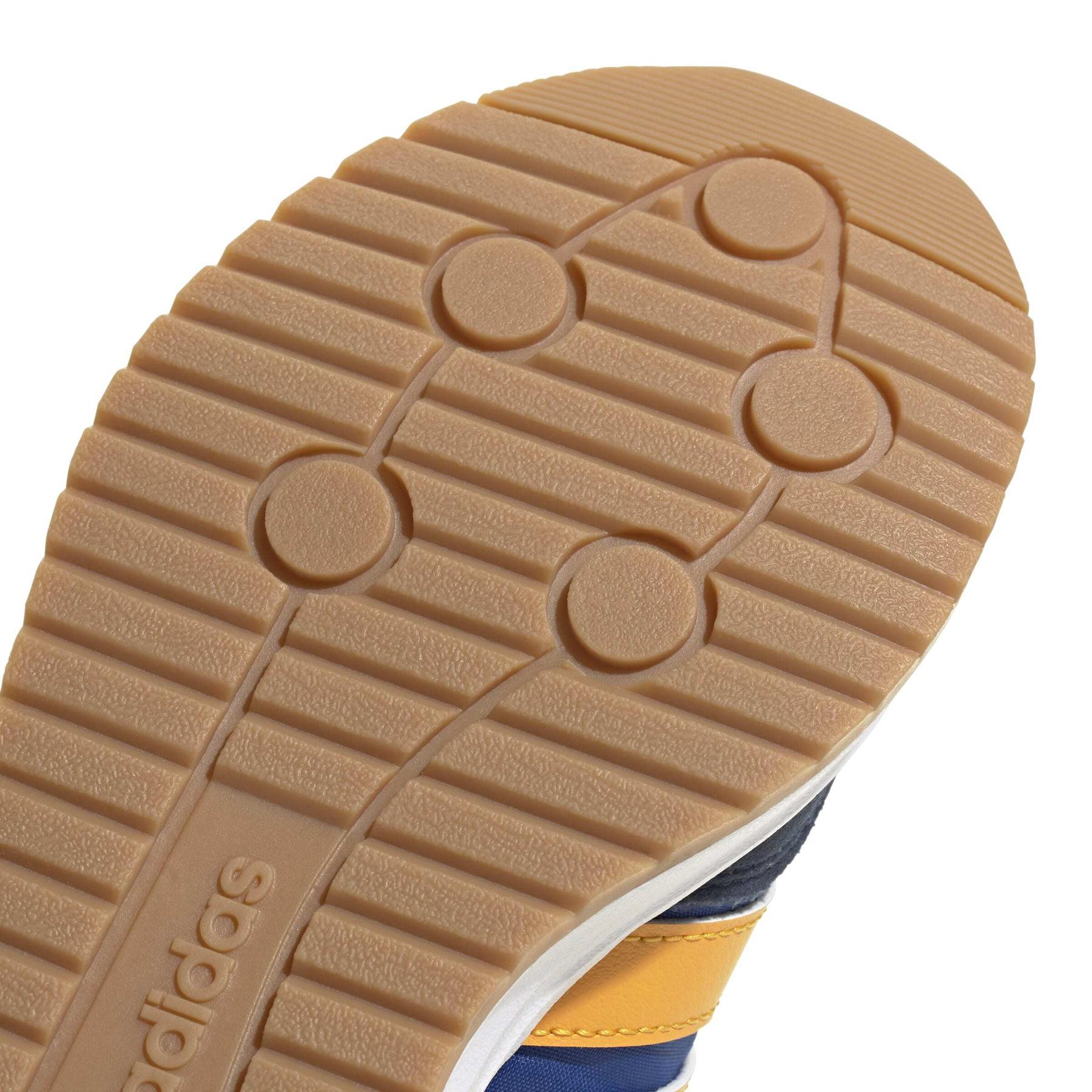 product/a/d/adidas_jr8428_9_footwear_photography_detail_view_2_white-nw091725.jpg