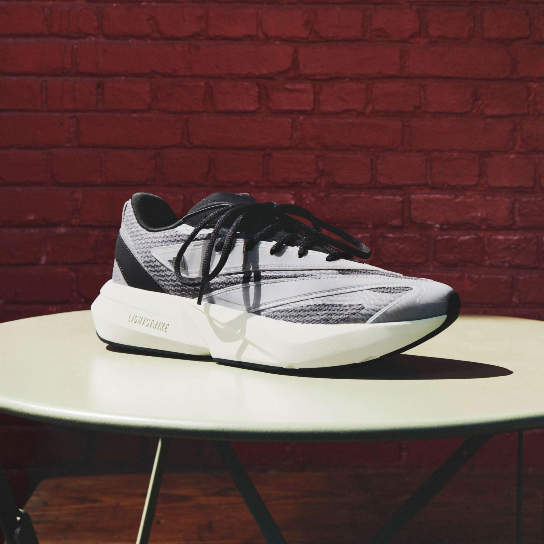product/a/d/adidas_js0913_24_footwear_photography_heromrktng_view_2-nw091725.jpg