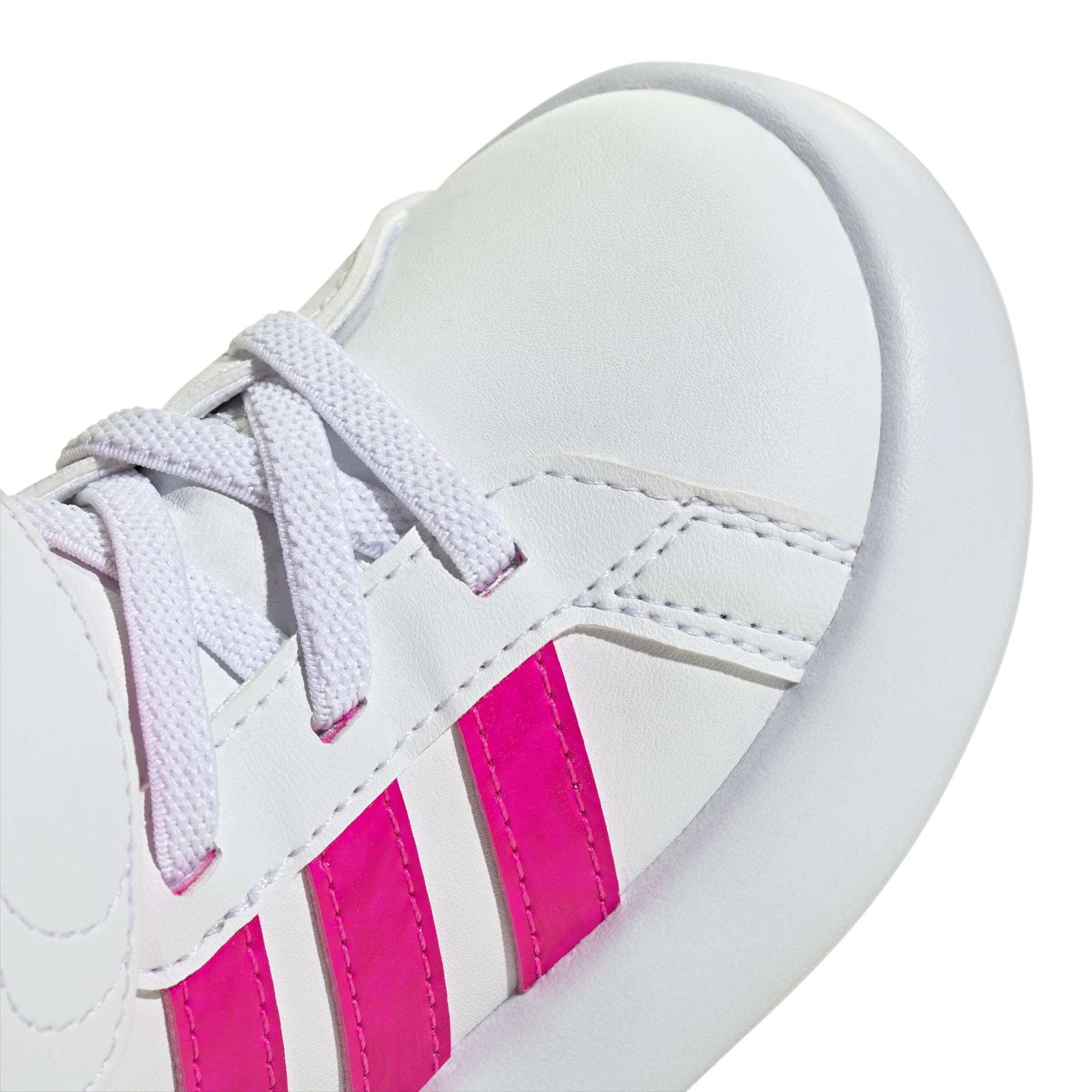 product/a/d/adidas_js1682_9_footwear_photography_detail_view_2_white-nw091725.jpg