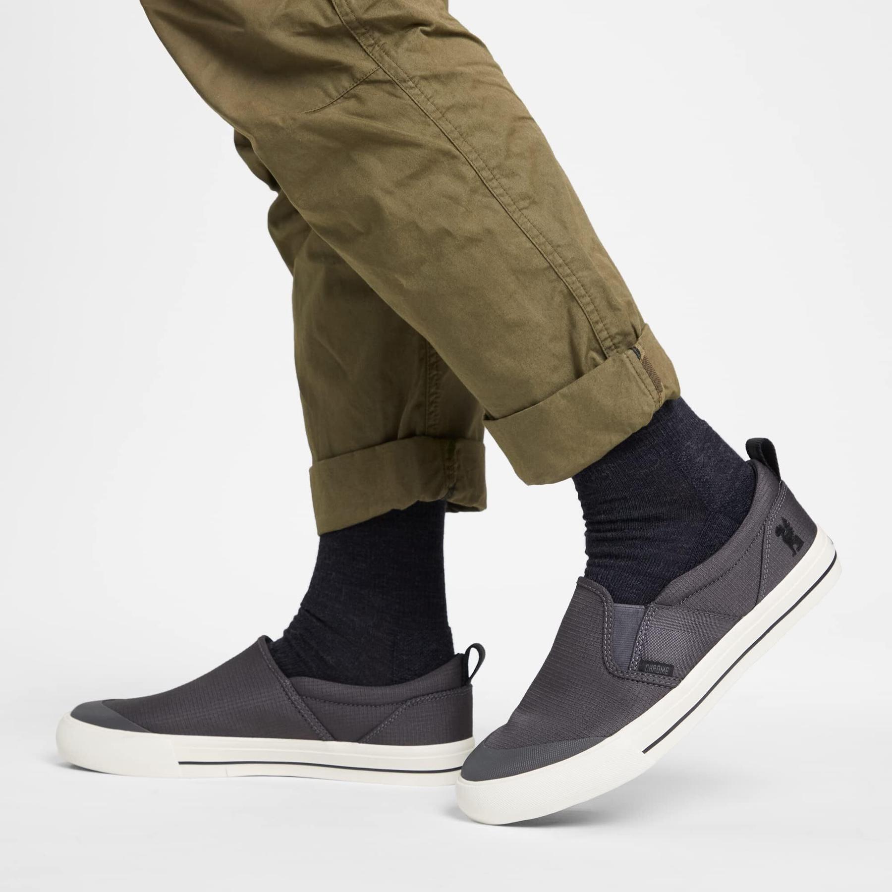 product/c/h/chrome-industries_fw-169-gyrs_gris_6.jpg