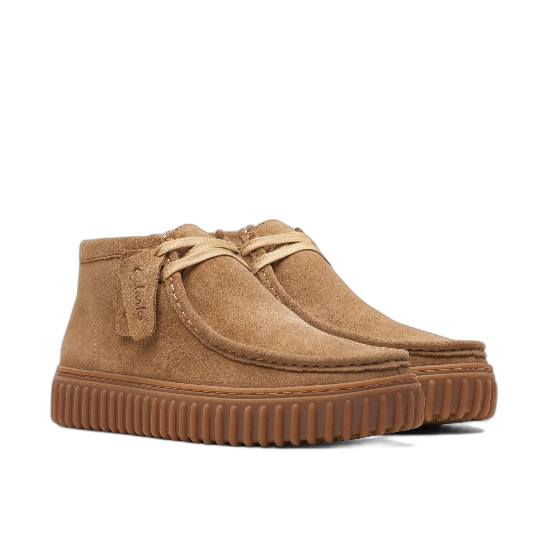 product/c/l/clarks_26173663_dark-sand-suede_4.jpg