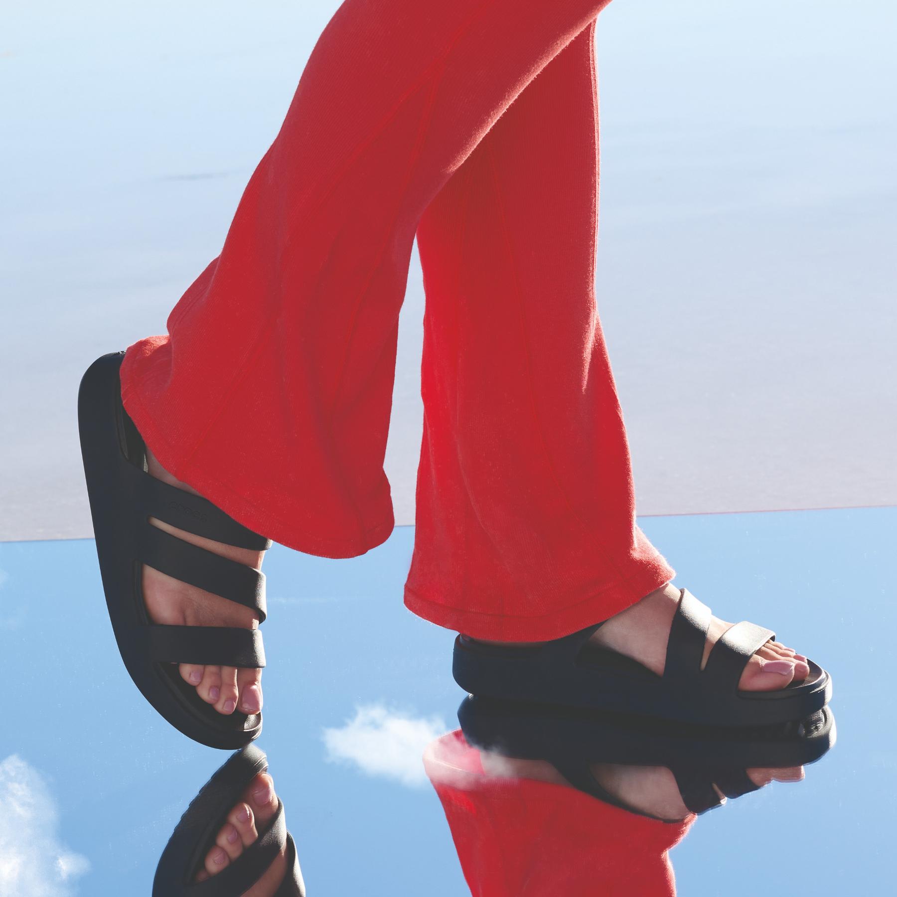 product/c/r/crocs_209587-001_3.jpg