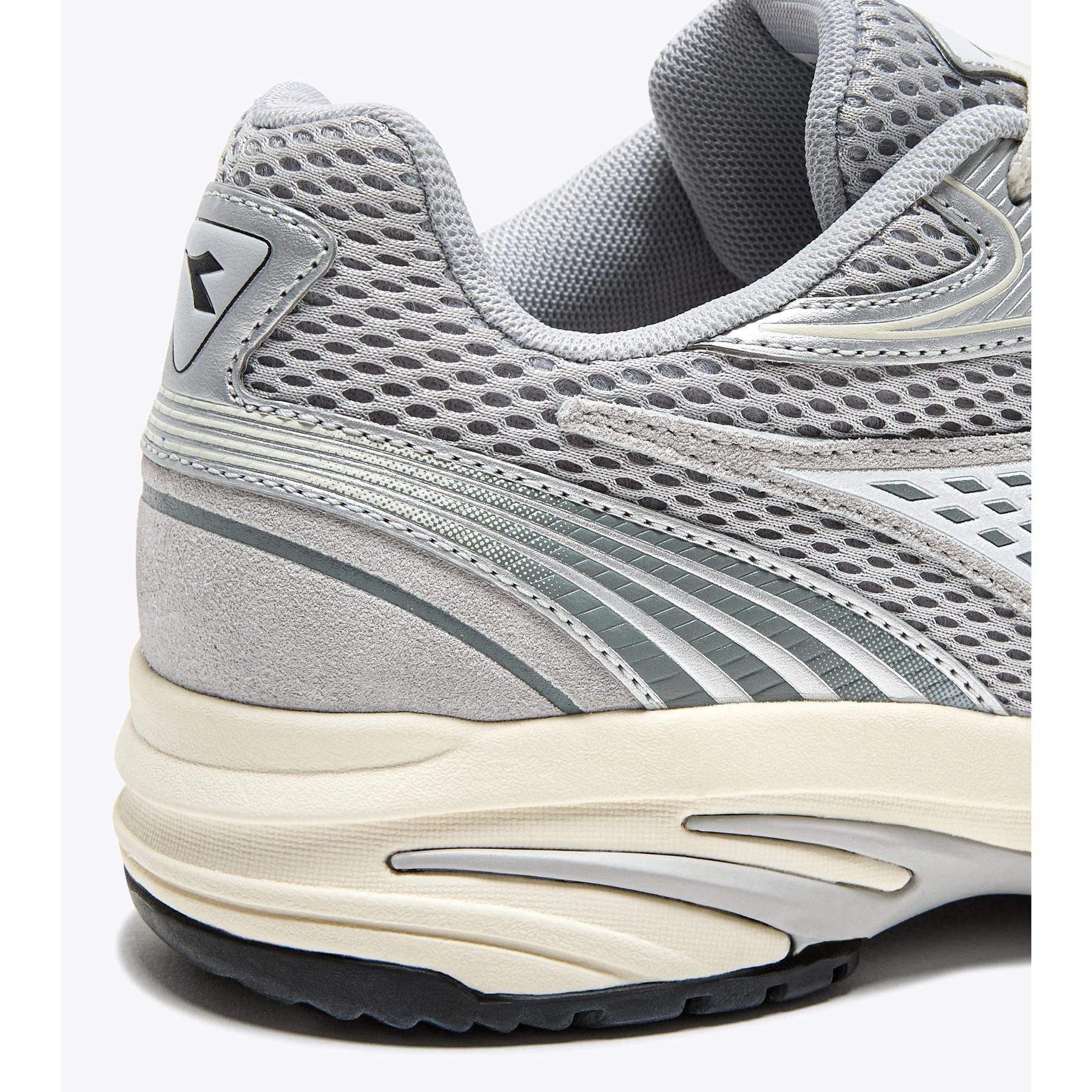 product/d/i/diadora_501.180880-75041_marron_4.jpg