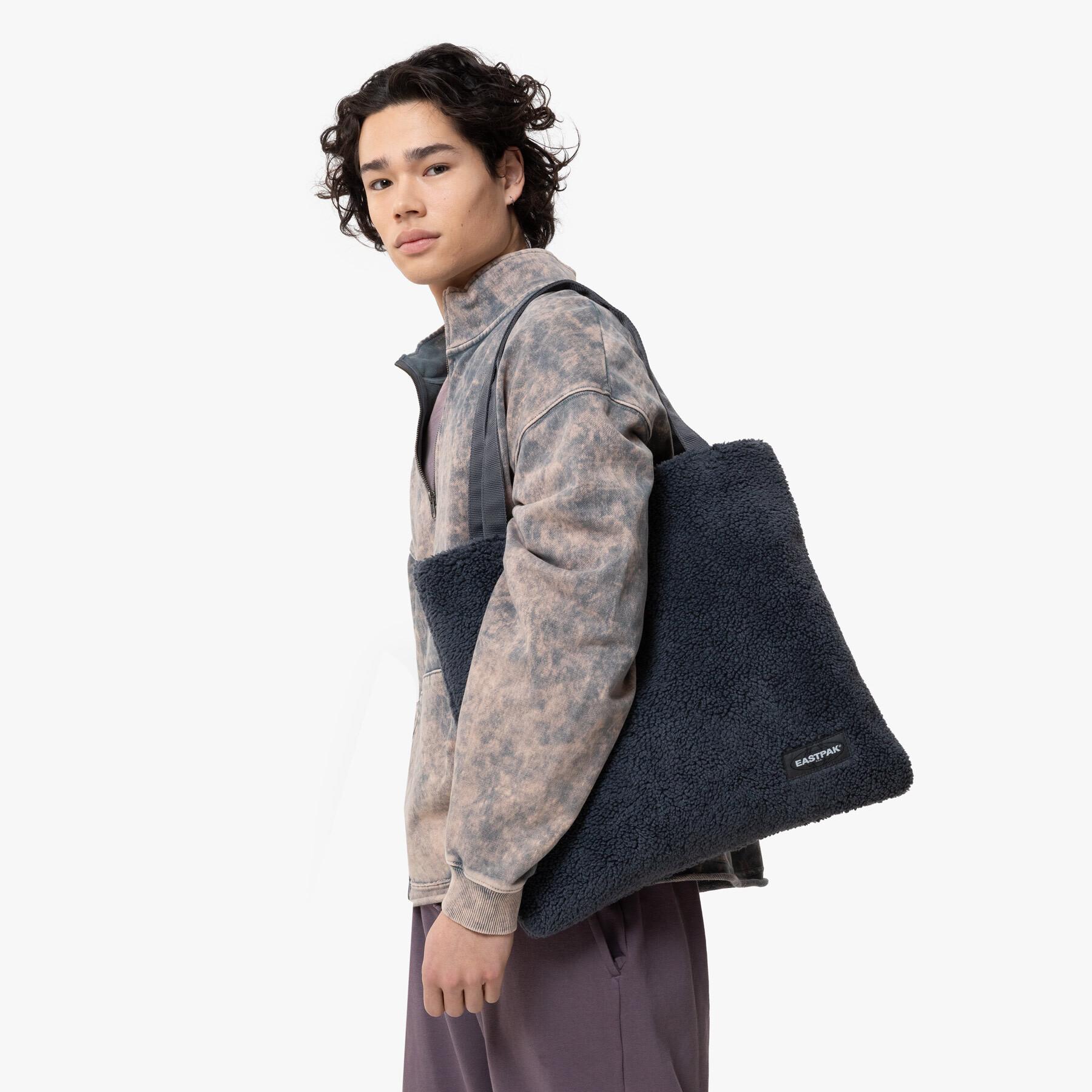 product/e/a/eastpak_ek0a5bck7o5_shear-wash-black_5.jpg
