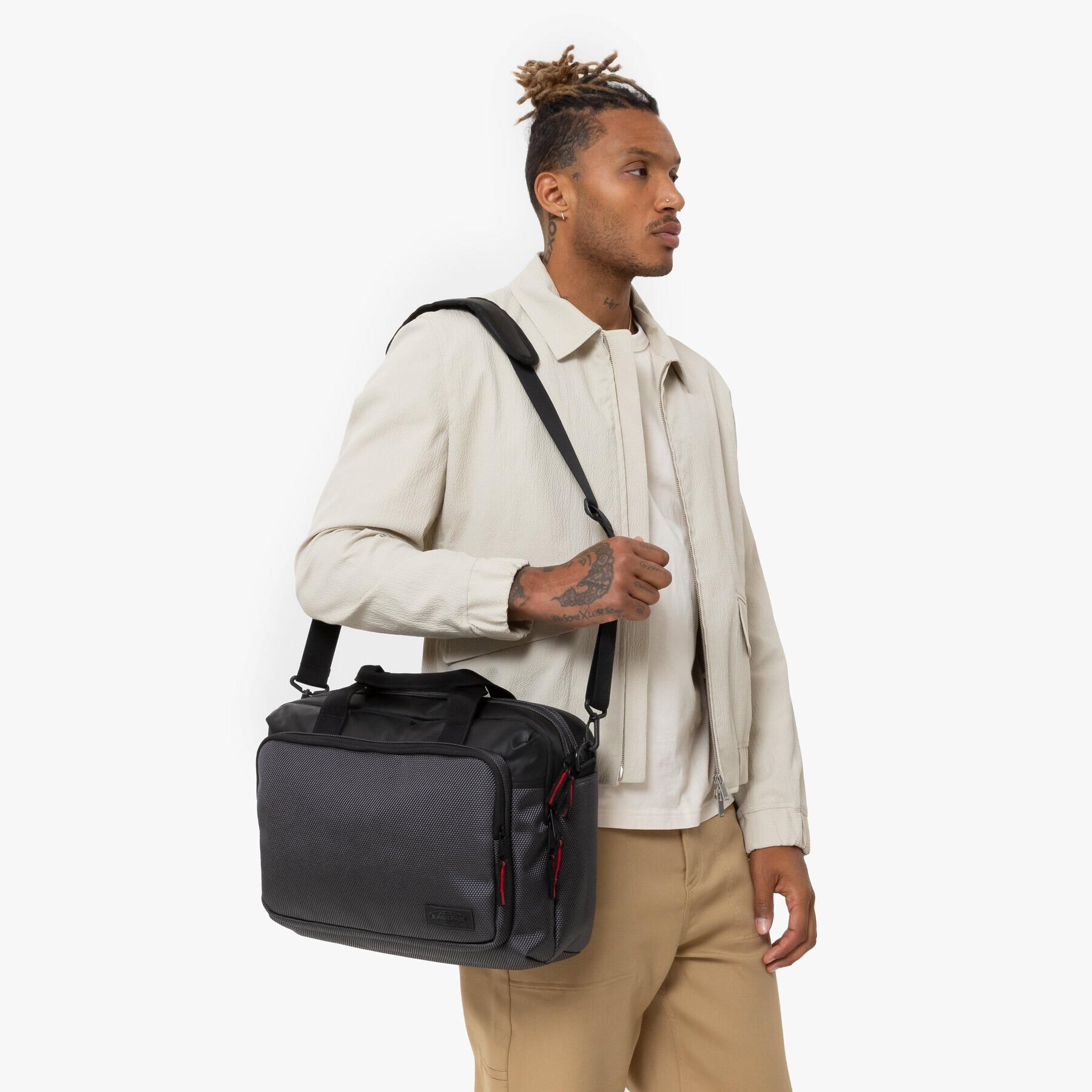 product/e/a/eastpak_ek0a5bhti97_4.jpg