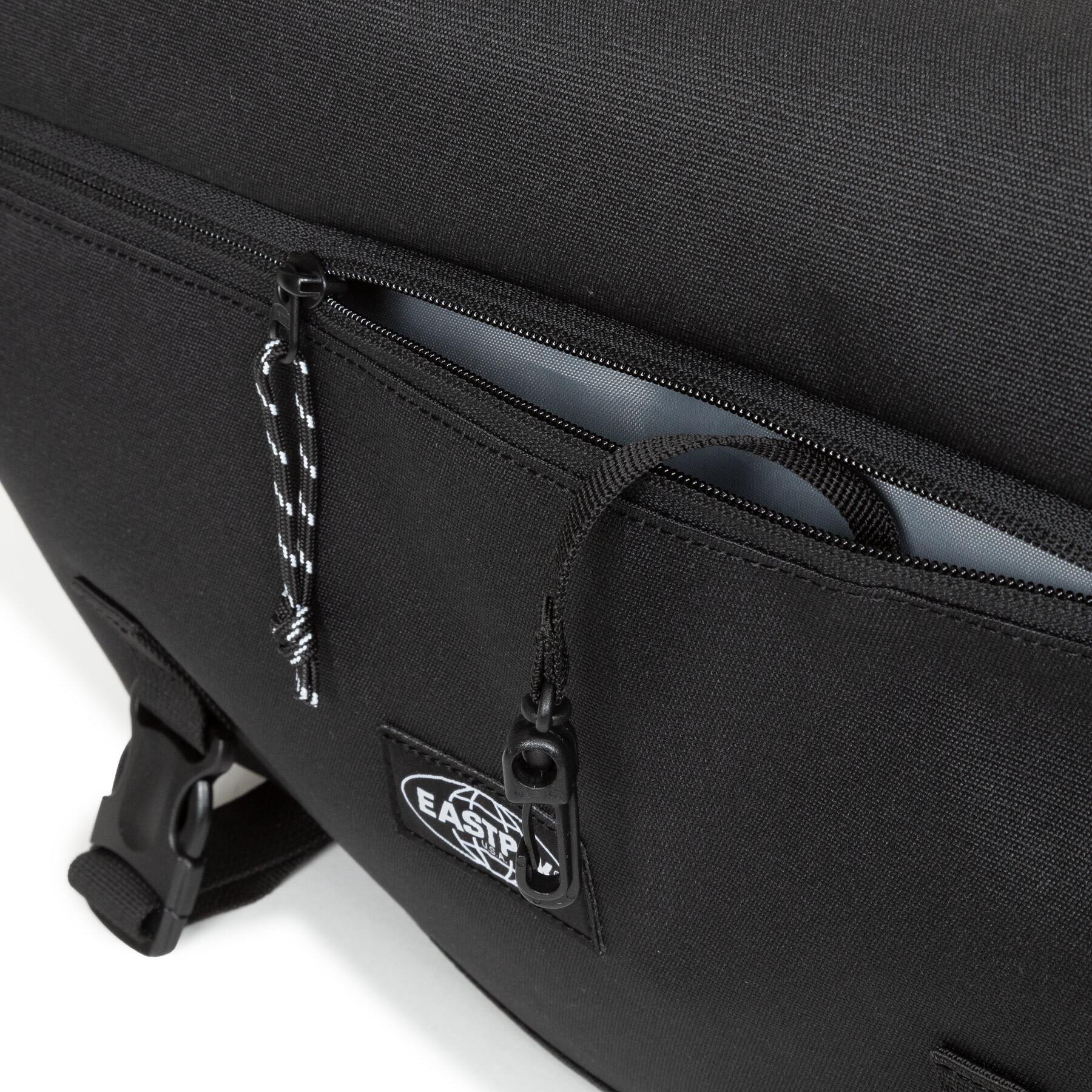 product/e/a/eastpak_ek0a5bl91w6_black-pro_5.jpg