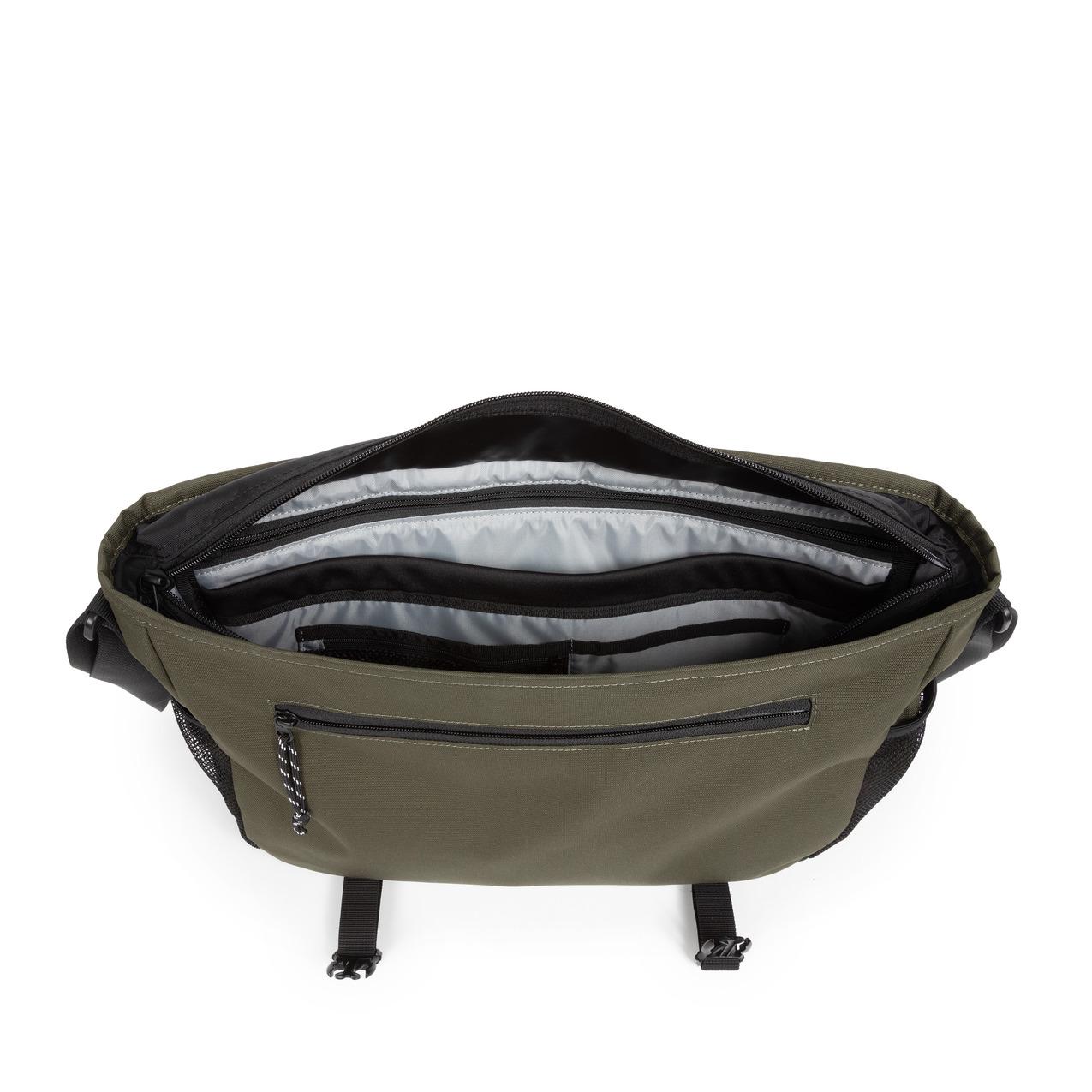 product/e/a/eastpak_ek0a5bl91w8_cs-forest_8.jpg
