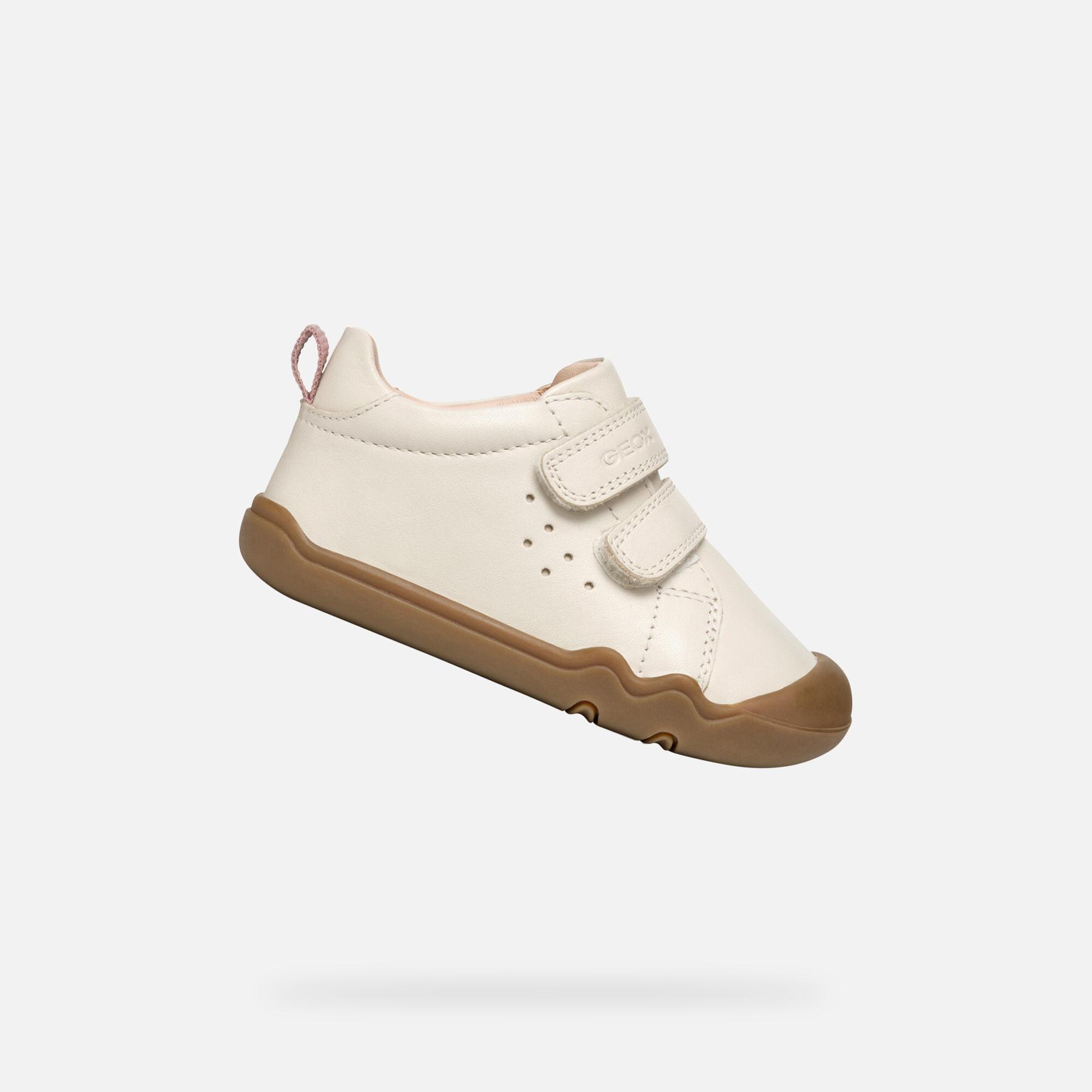 product/g/e/geox_b4663a_00085_c1058_lt-ivory_3.jpg