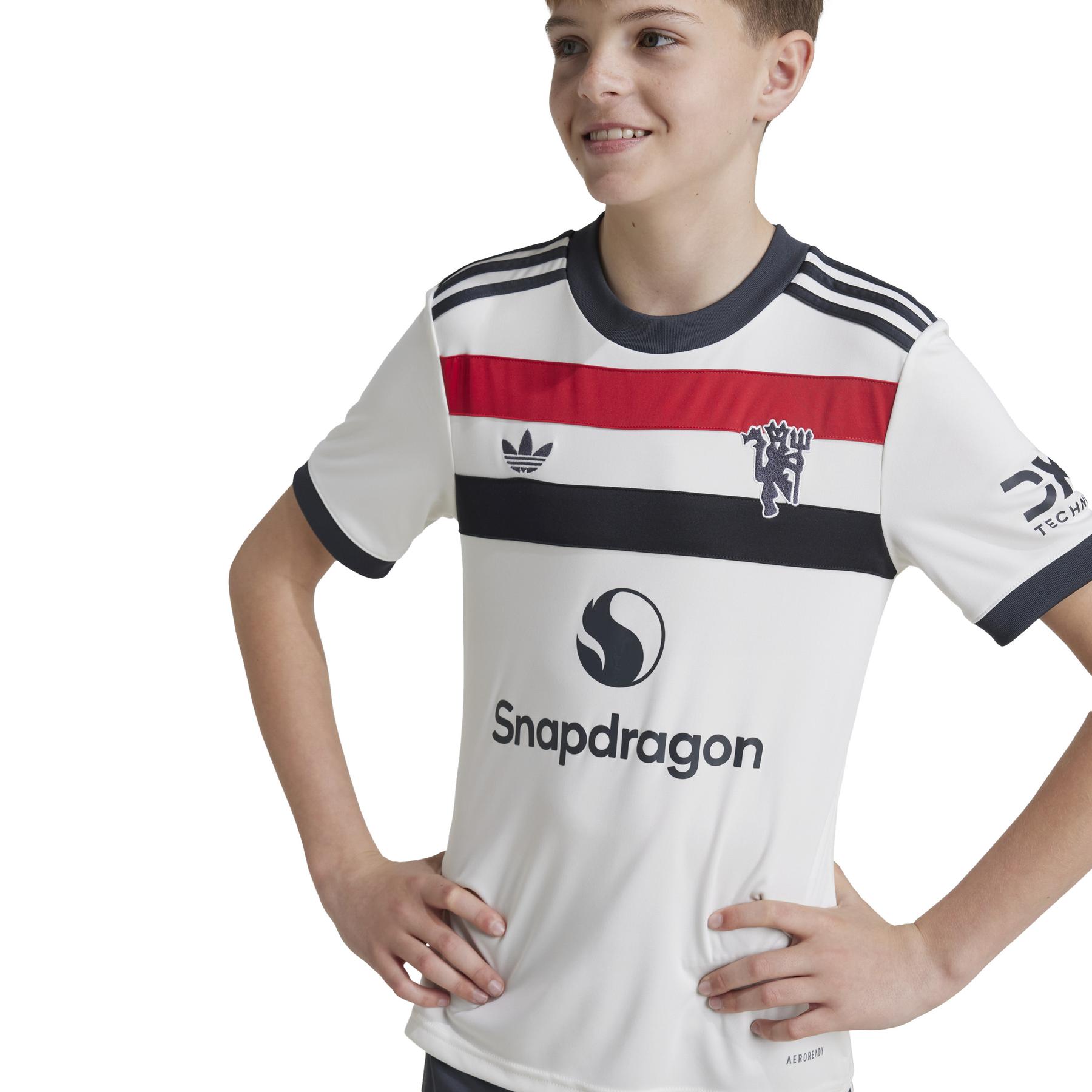 product/i/y/iy7804_6_apparel_on_model_detail_view_2_white.jpg