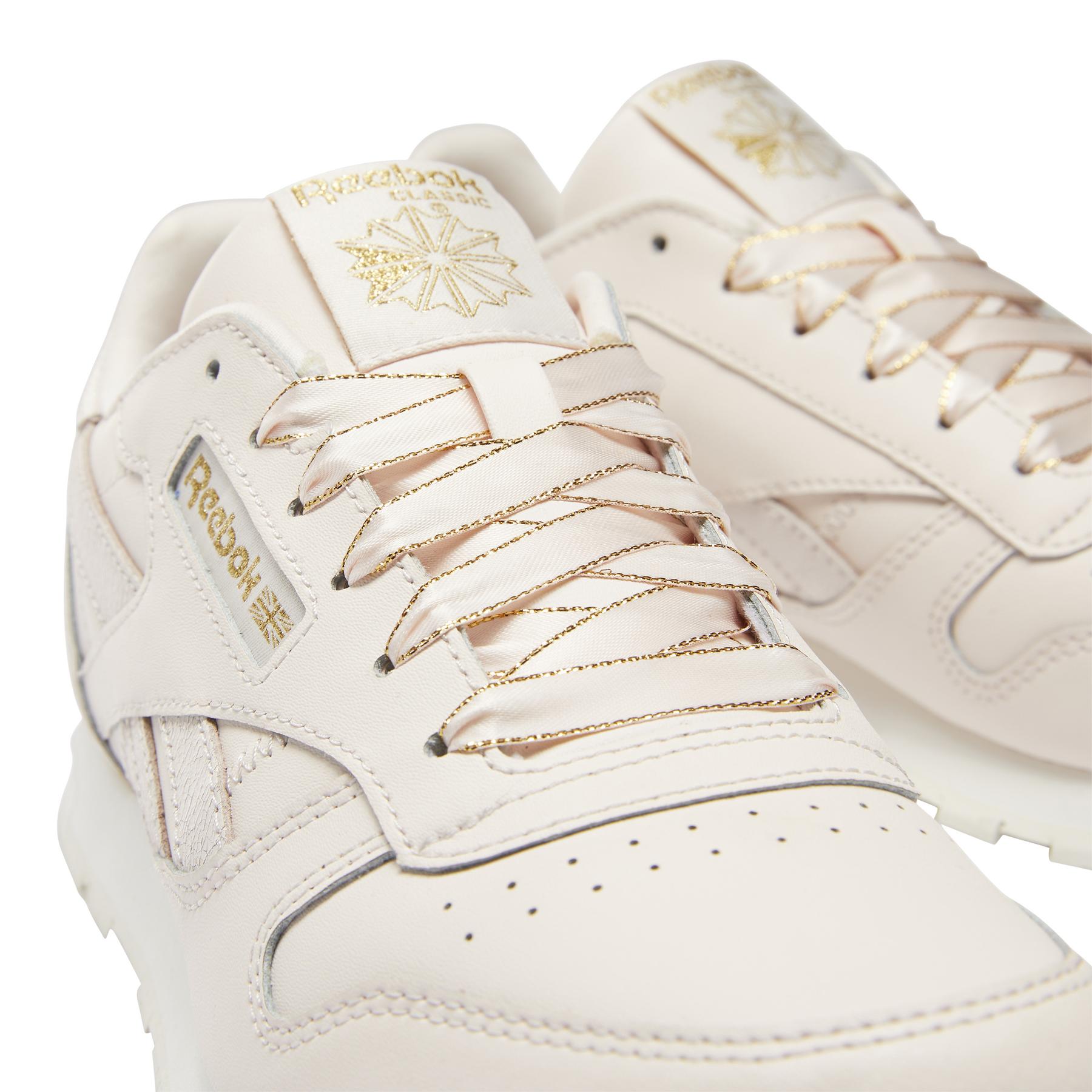 product/r/e/reebok-classics_dv9630_7_footwear_photography_detail_view_1_white_000.jpg