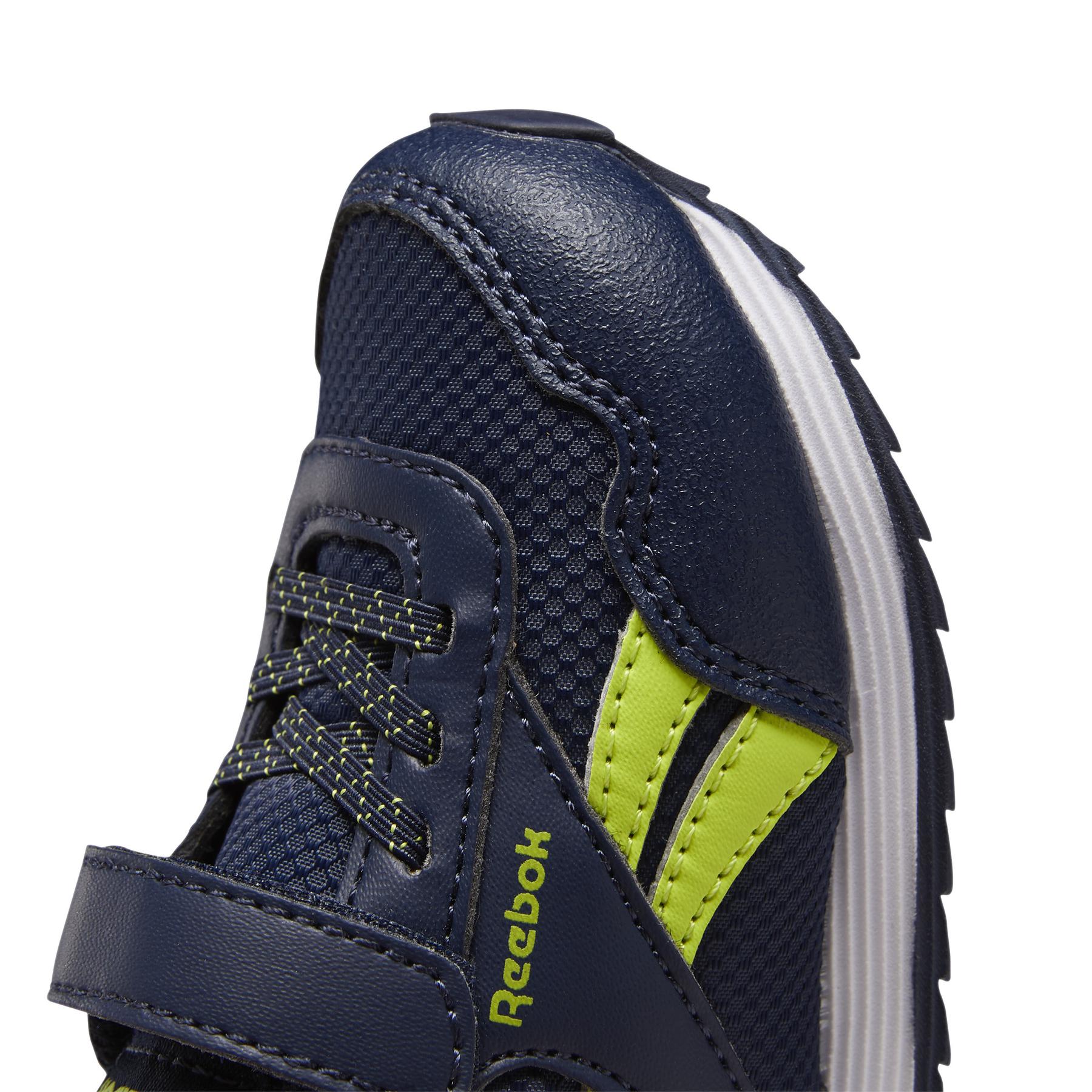 product/r/e/reebok-classics_g58295_8_footwear_photography_detail_view_2_white_000.jpg